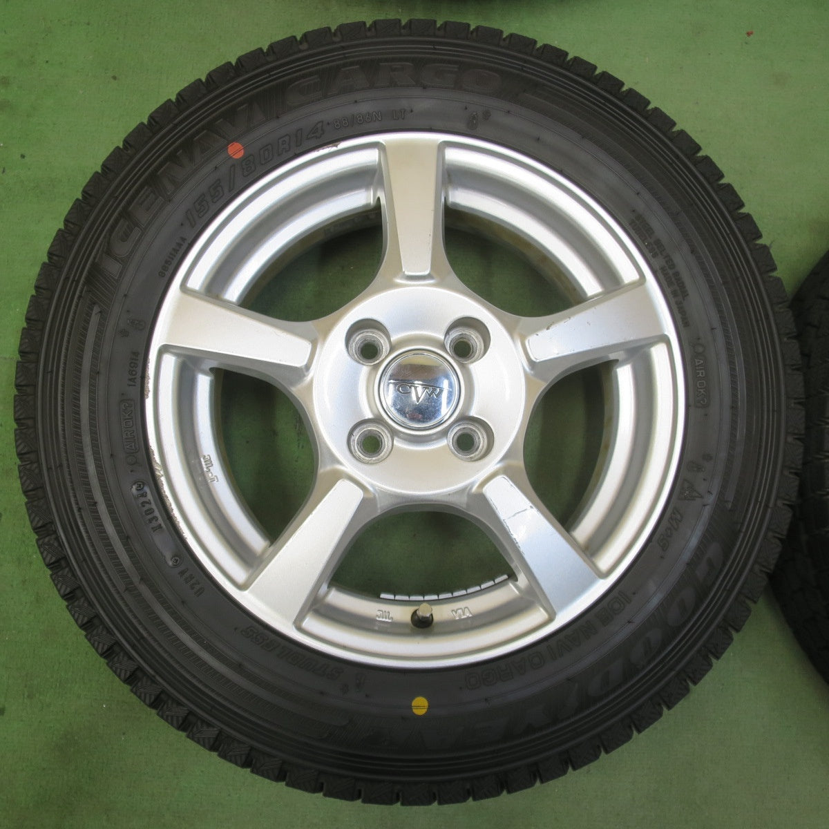 バリ溝！24年！ほぼ10分★スタッドレス 155/80R14 88/86N グッドイヤー アイスナビ CARGO CVW 社外 アルミ 14インチ PCD100/4H★6043002イス