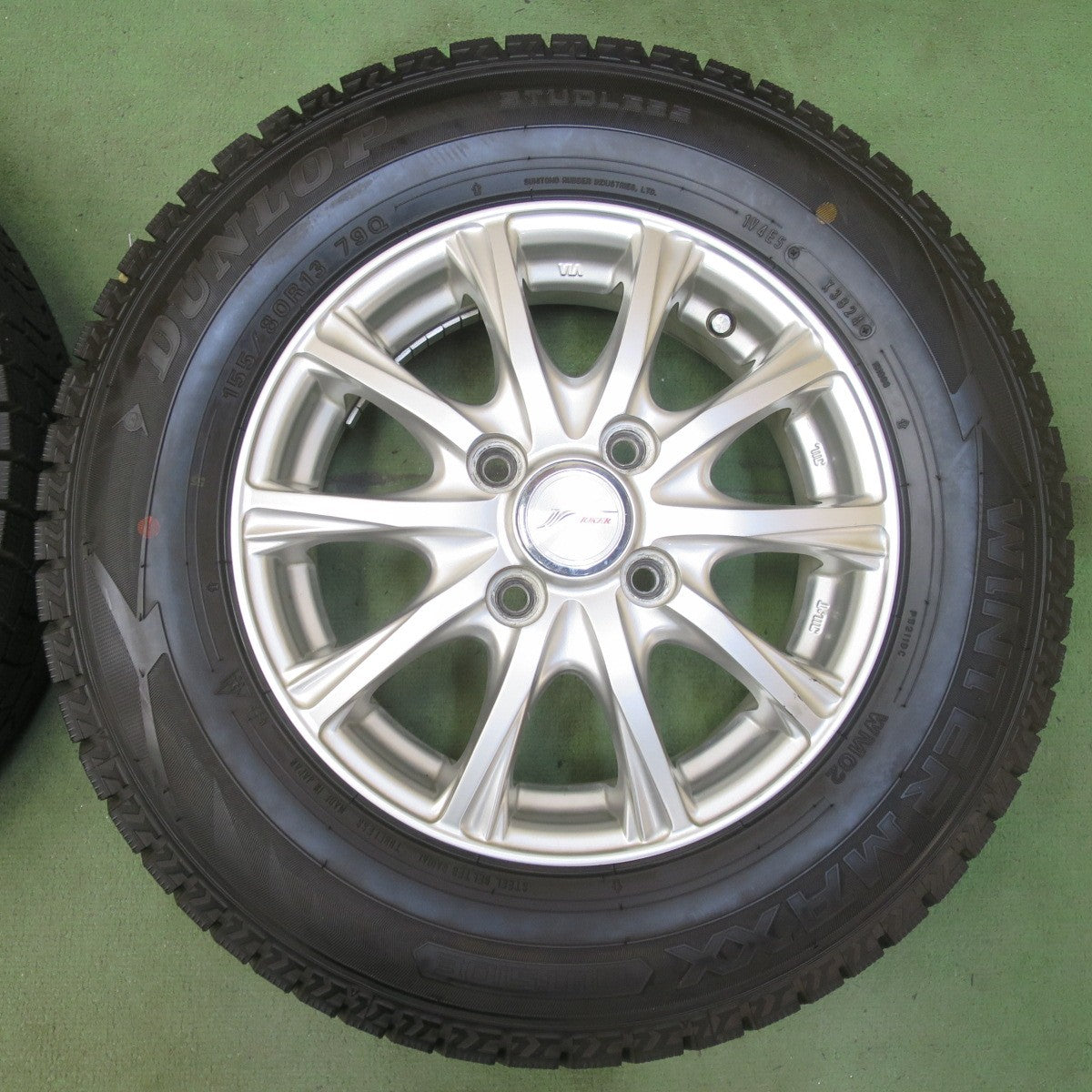 バリ溝！24年！キレイ！ほぼ10分★スタッドレス 155/80R13 ダンロップ ウインターマックス WM02 JOKER ジョーカー 13インチ PCD100/4H★6052910イス