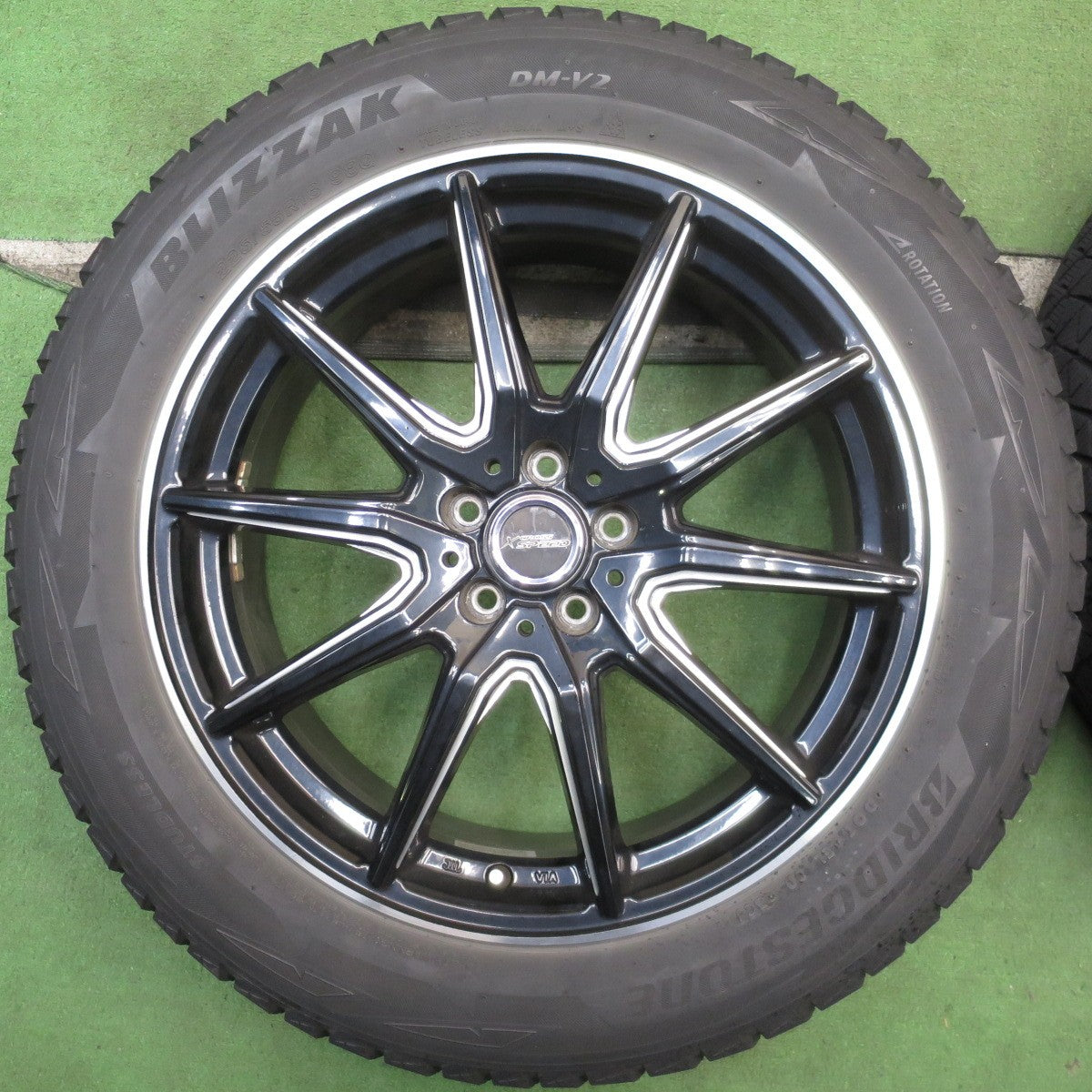 バリ溝！8.5分★XV フォレスター 等 225/55R18 スタッドレス ブリヂストン ブリザック DM-V2 X CROSS SPEED クロススピード 18インチ PCD100/5H★5091901NJス