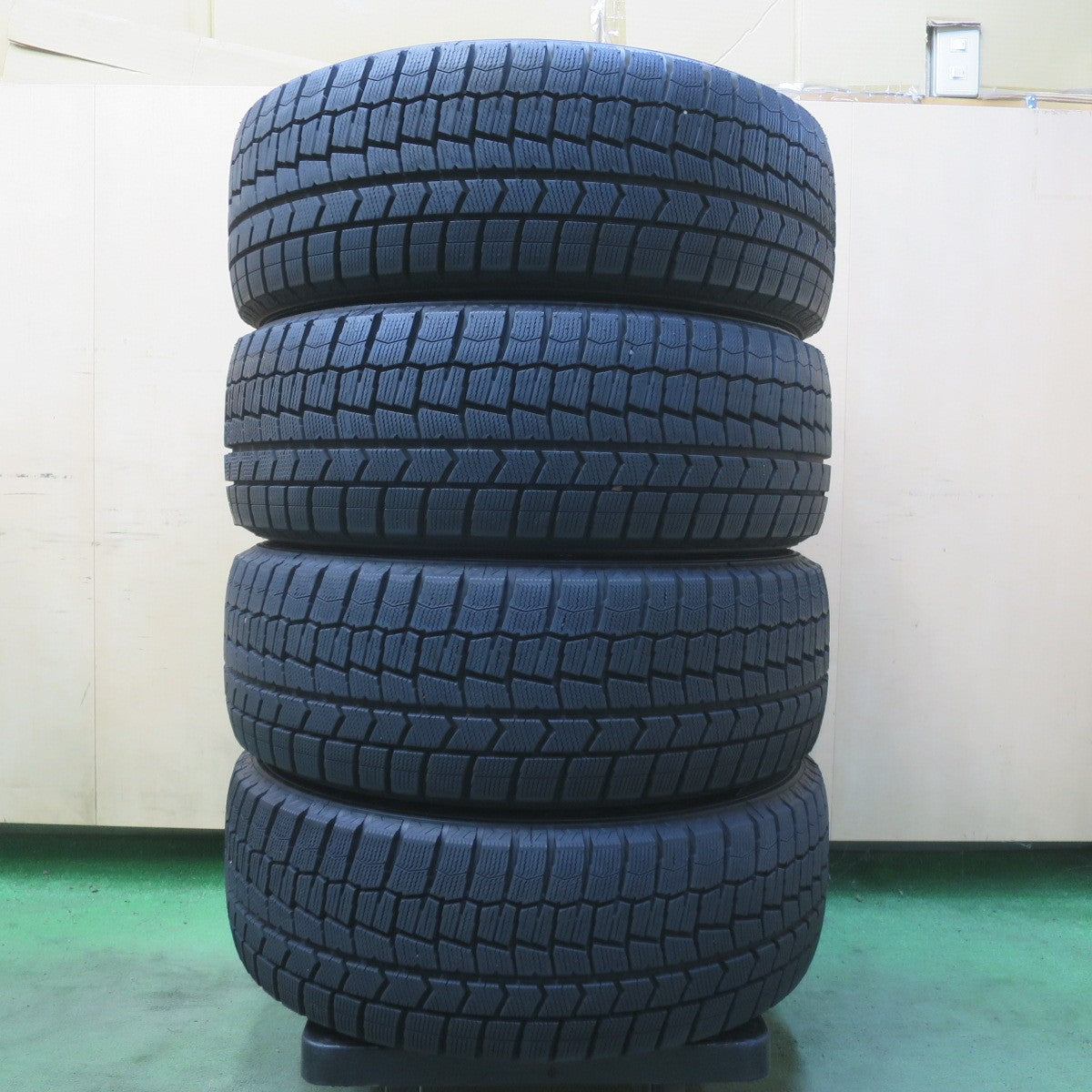 バリ溝！22年！ほぼ10分◎日産 Y50 フーガ 純正 225/55R17 スタッドレス ダンロップ ウインターマックス WM02 17インチ PCD114.3/5H◎6072601イス