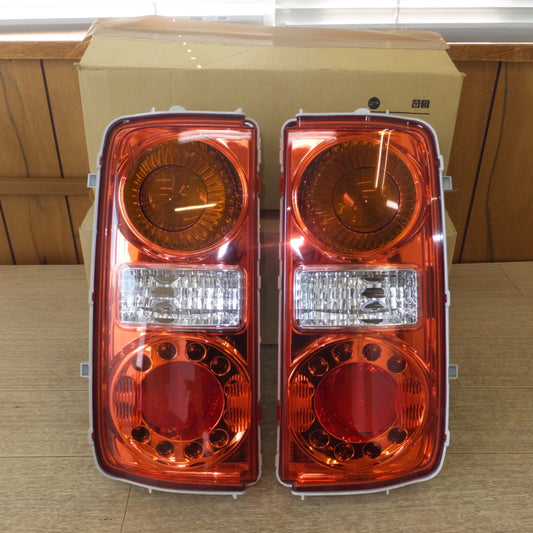 [送料無料] 新車外し 美品★トヨタ TOYOTA 純正 エルグランド 後期 E51 ME51 NE51 テールライト ICHIKOH D005 L R 左 右 セット★