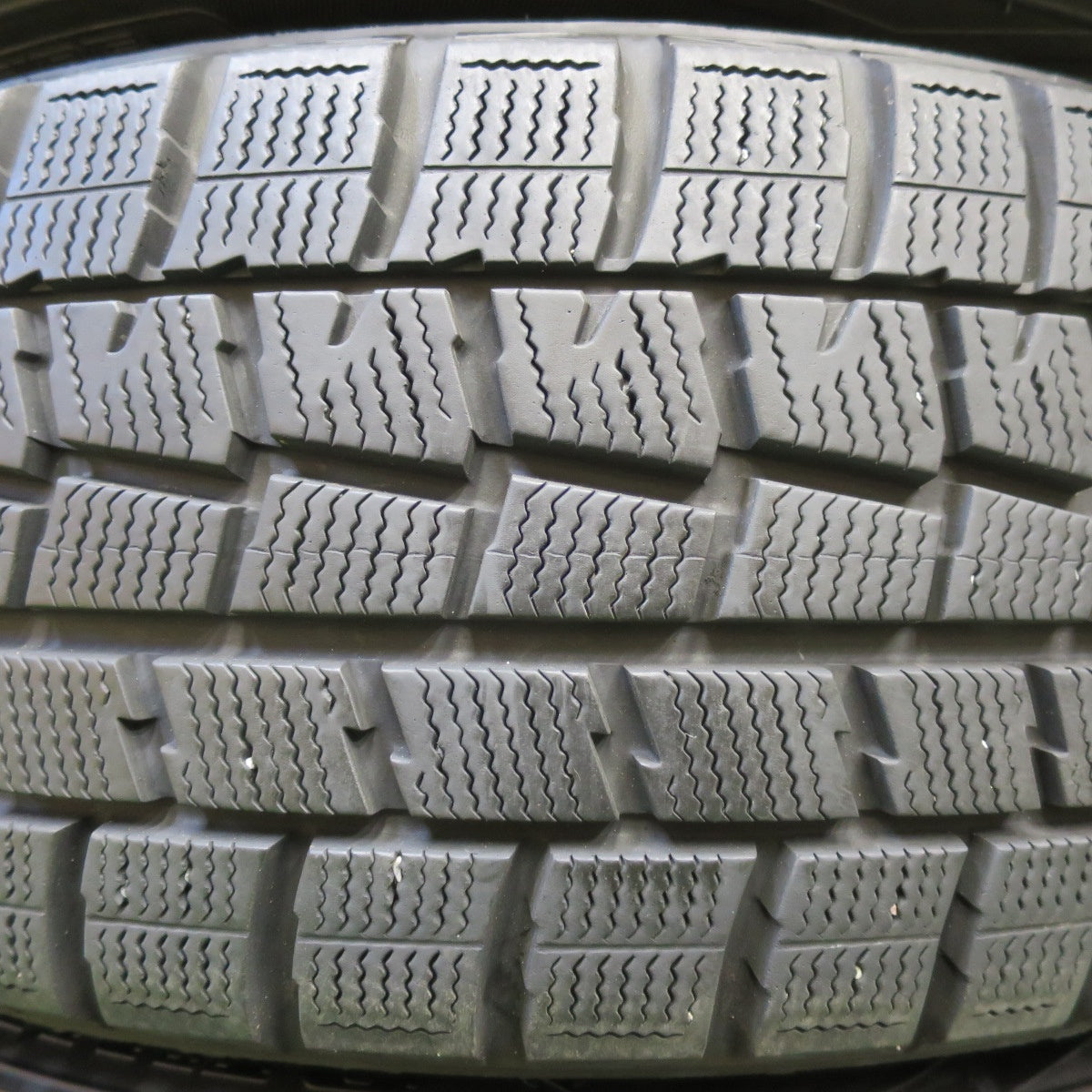 *送料無料* バリ溝！キレイ！9.5分★スタッドレス 215/55R17 ダンロップ ウインターマックス WM01 VELVA IGOR ヴェルヴァ PCD114.3/5H★4090504イス