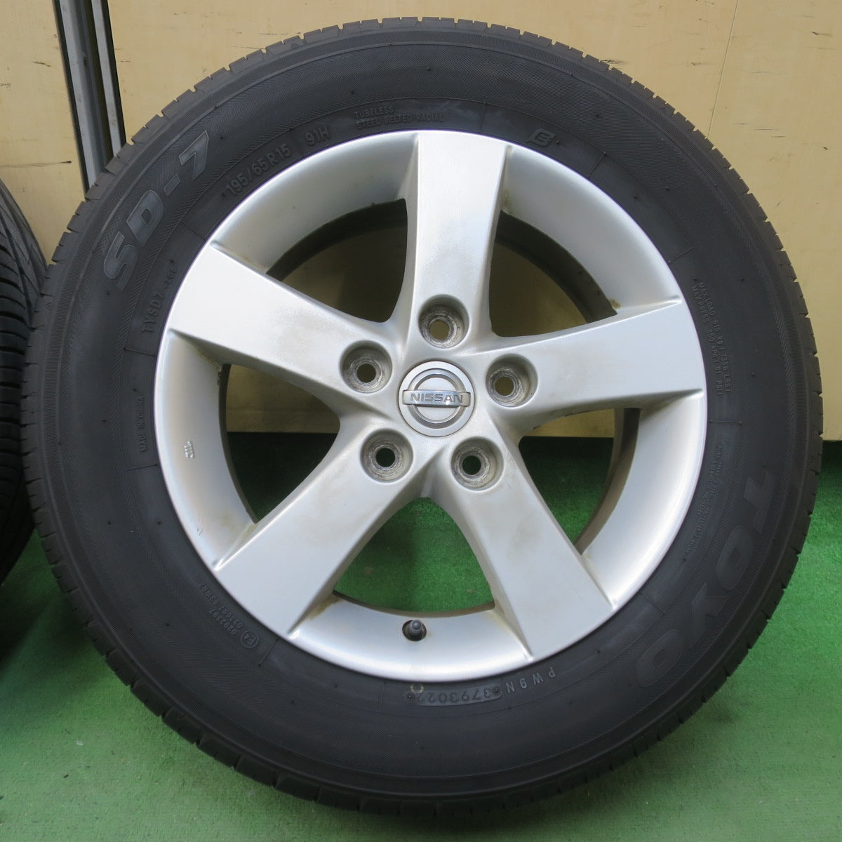 バリ溝！22年！9分★日産 ラフェスタ ハイウェイスター 純正 195/65R15 トーヨー SD-7 15インチ PCD114.3/5H★6022813イノ