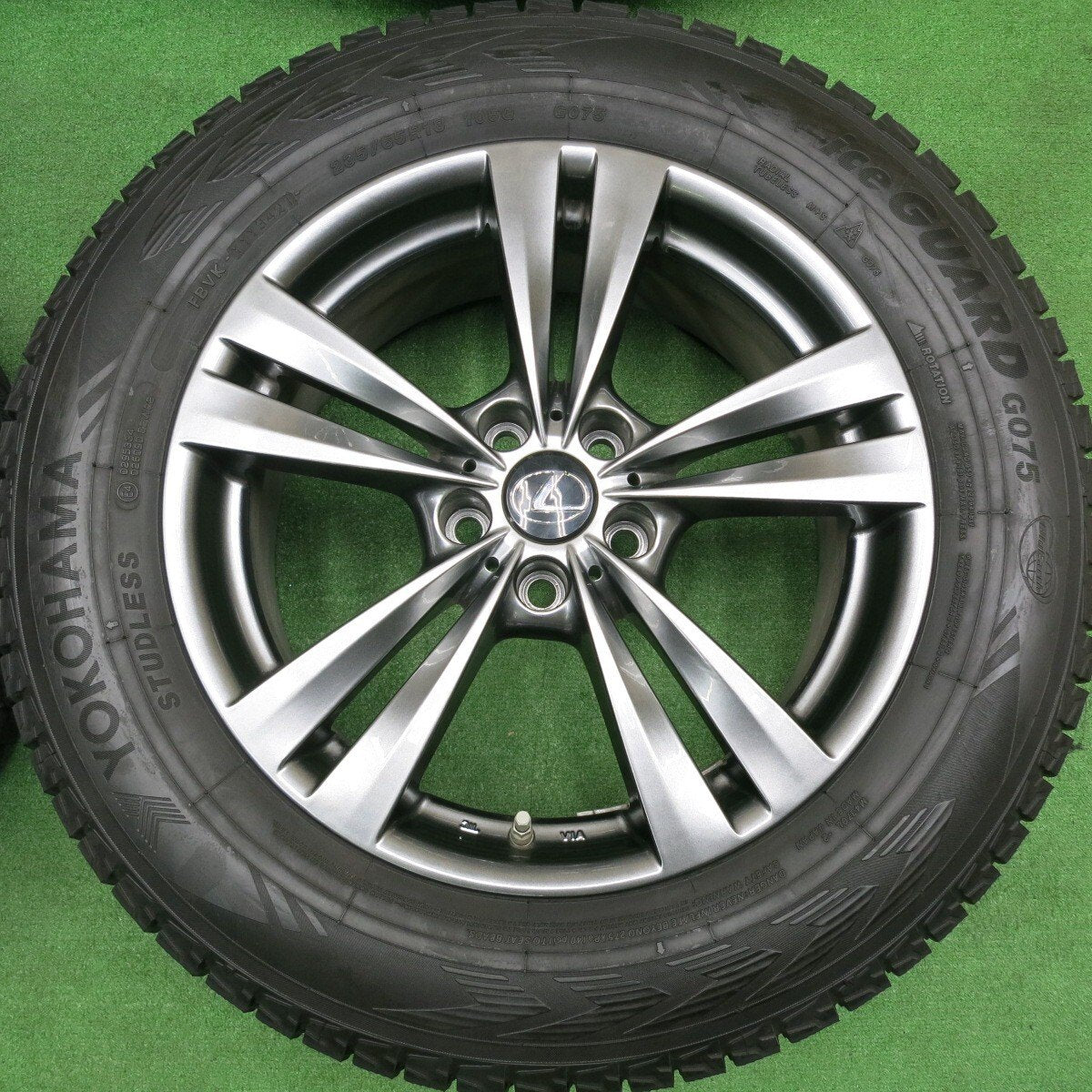 センサー付！バリ溝！21年！キレイ！9.5分★レクサス等 レアマイスター L-Fラウンジ 235/65R18 スタッドレス ヨコハマ アイスガード G075 PCD114.3/5H★4103103HAス