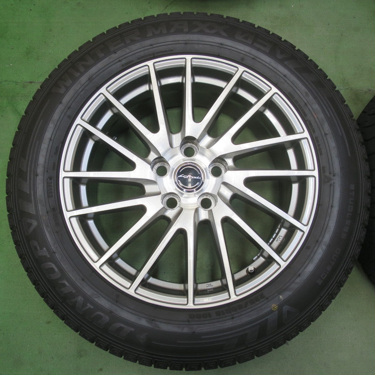 バリ溝！キレイ！9分◎40系 アルファード 等 225/60R18 スタッドレス ダンロップ ウインターマックス 03 Lefinada レフィナーダ 18インチ PCD120/5H◎6070901イス