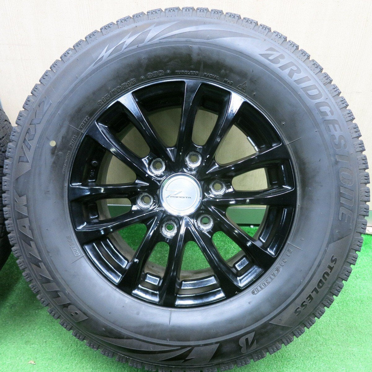 4本価格★スタッドレス 215/70R15 ブリヂストン ブリザック VRX2 PRODITA プロディータ 15インチ PCD139.7/6H★5020303TNス