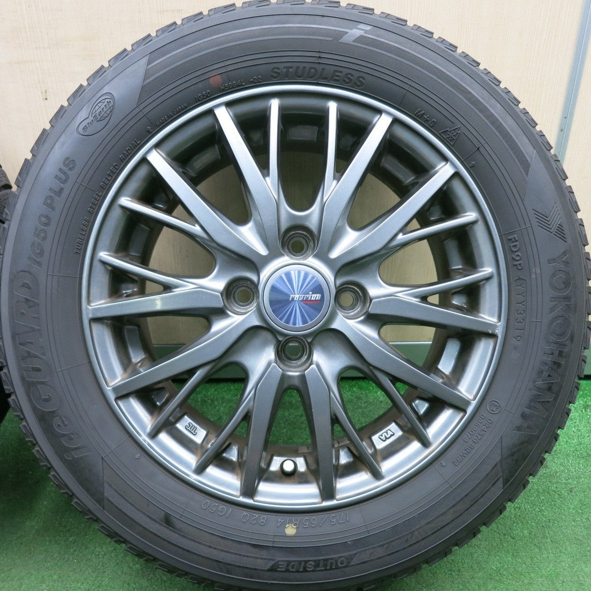 バリ溝！9.5分★ススタッドレス 175/65R14 ヨコハマ アイスガード iG50 プラス ravrion RM01 ラブリオン PCD100/4H★4051307HAス