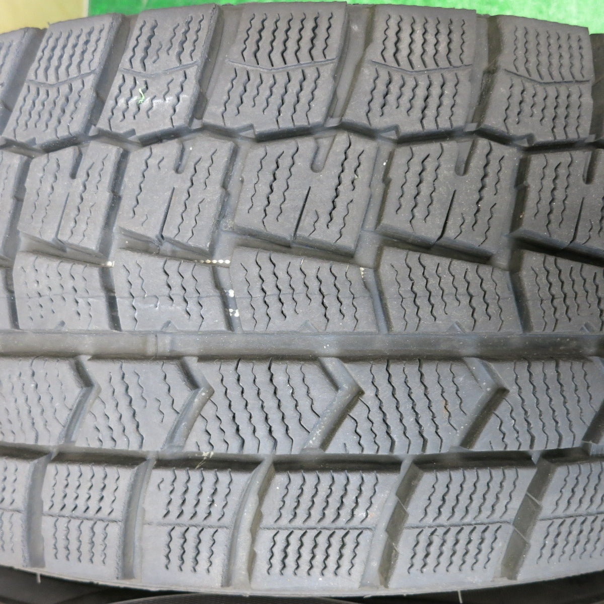 バリ溝！23年！9.5分★プジョー 等 MAK ANTIBES 225/60R17 スタッドレス ダンロップ ウインターマックス WM02 アンチバス 17インチ PCD108/5H★5102314HAス