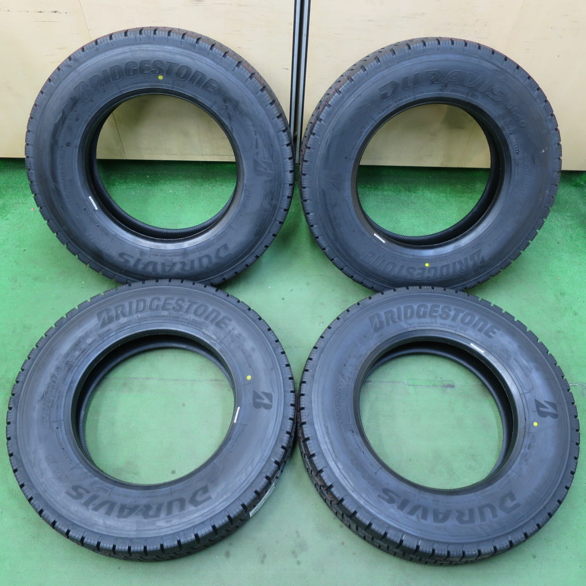 未使用！25年★トラック タイヤ 205/80R17.5 120/118N ブリヂストン デュラビス G640 DURAVIS 17.5インチ★5063006イノタ