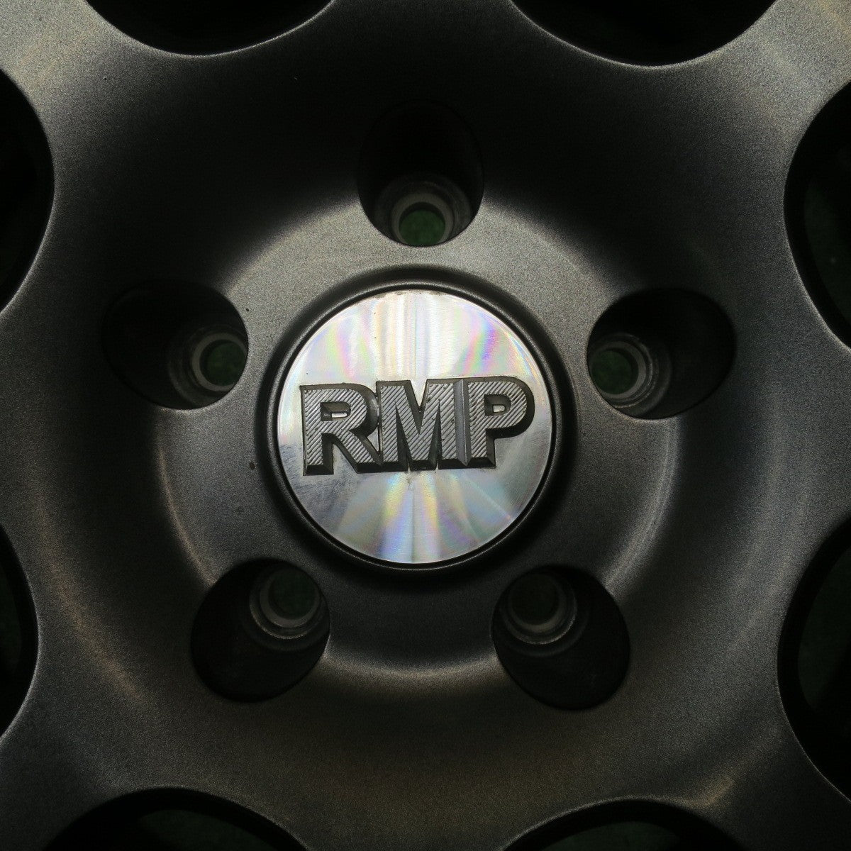 バリ溝！22年！キレイ！9分★RMP 028F 225/60R18 スタッドレス ブリヂストン ブリザック DM-V3 18インチ PCD114.3/5H★5111301NJス