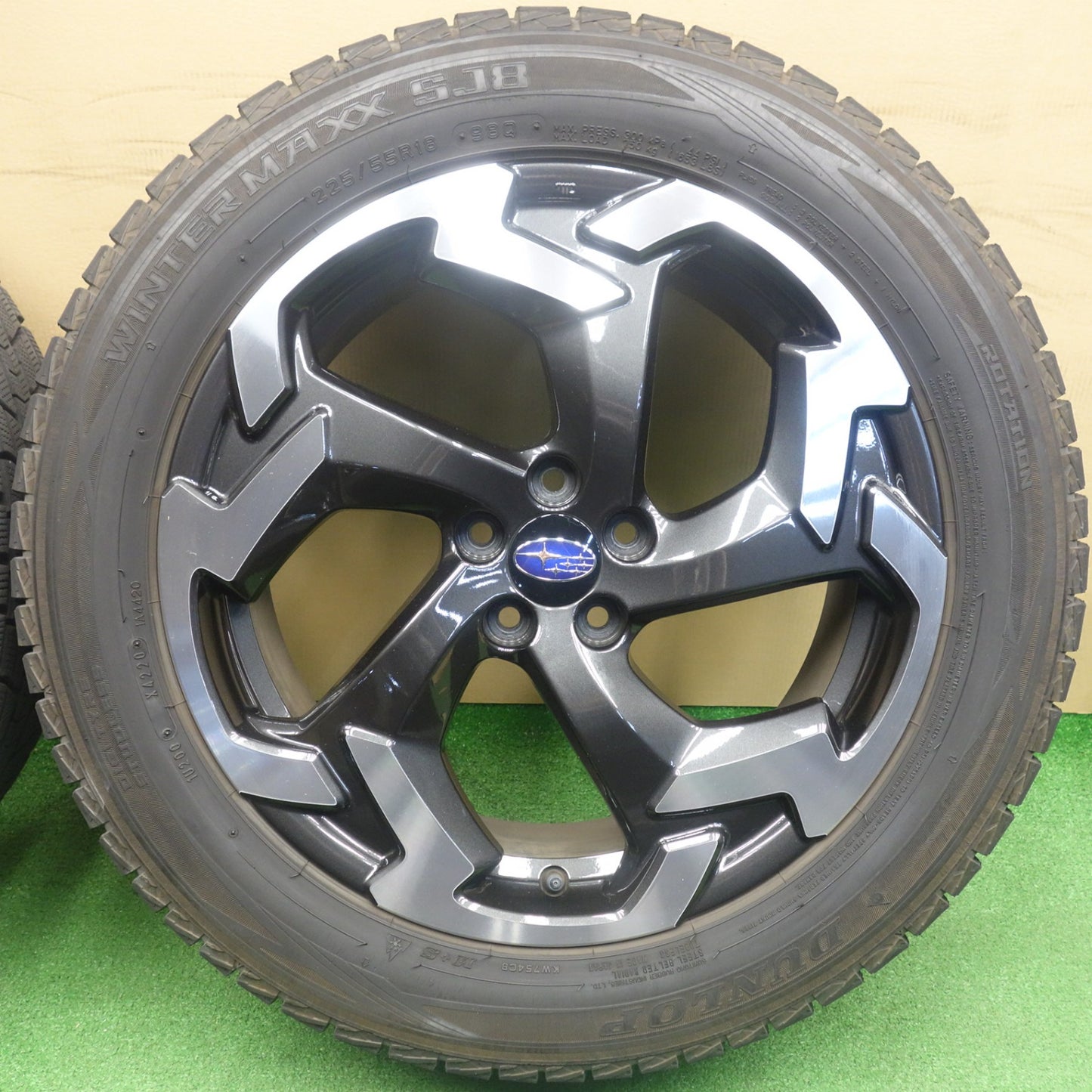 バリ溝！キレイ！9.5分★スバル XV アドバンス 純正 225/55R18 スタッドレス ダンロップ ウインターマックス SJ8 18インチ PCD100/5H★6040604KTス