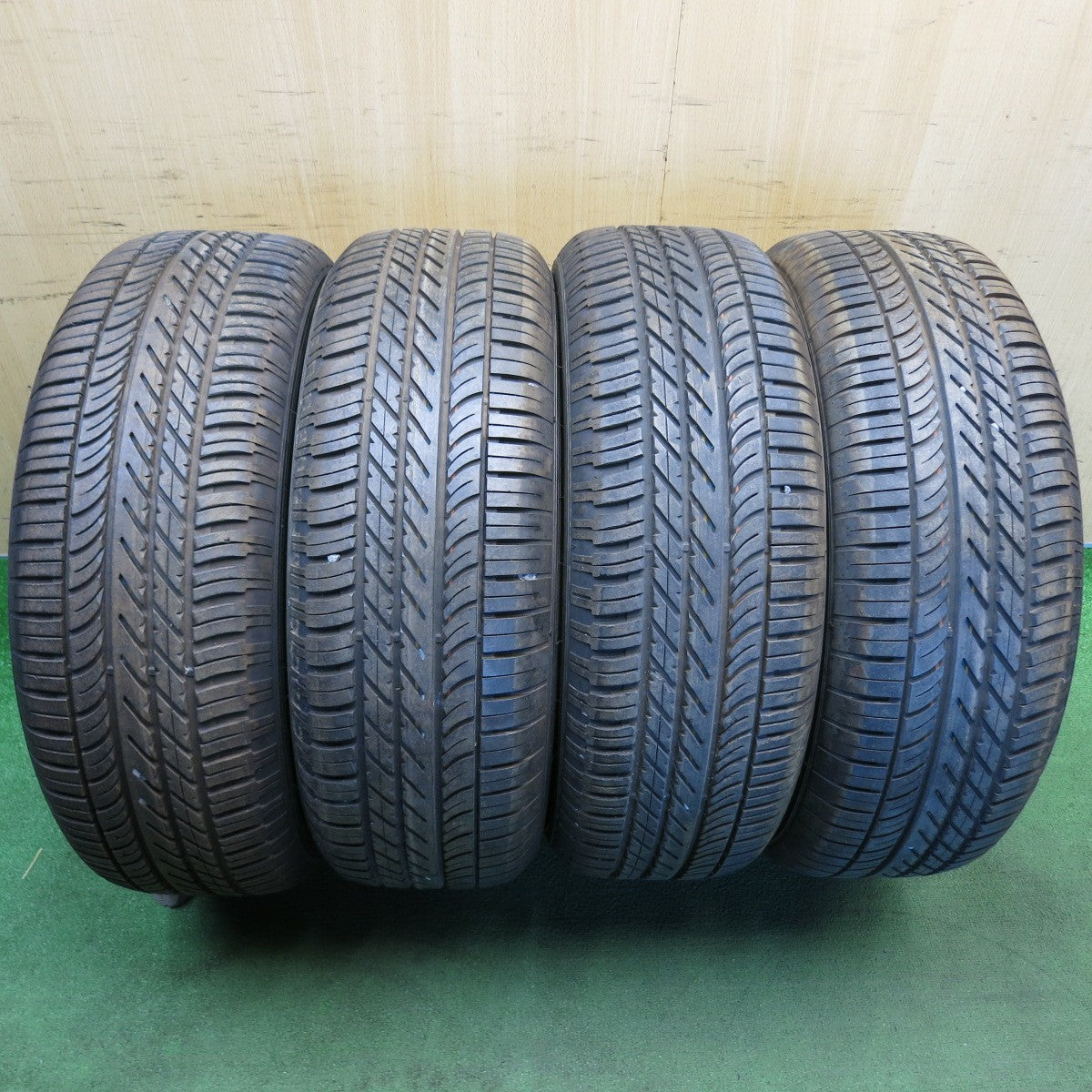 バリ溝！9.5分以上◎235/65R17 グッドイヤー イーグル F1 AT タイヤ 17インチ ジャガー Eペイス E-PACE Eペース 等◎6082607KKノタ