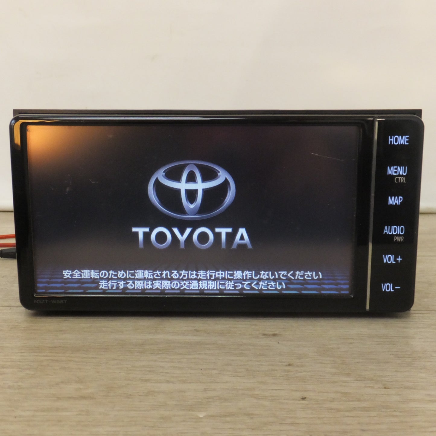 [送料無料] 現状品★デンソーテン製 トヨタ 純正 SDナビゲーション NSZT-W68T 08605-00B50　セキュリティロック品(51)★