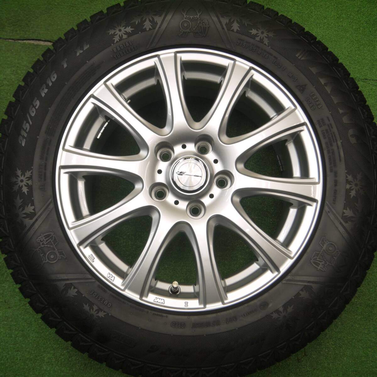 バリ溝！22年！キレイ！9.5分以上★スタッドレス 215/65R16 バイキング WINTECH WT6 SUV LAUFBAHN ラウフバーン 16インチ PCD114.3/5H★4121109Hス
