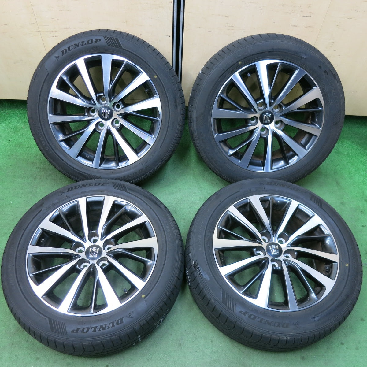 [送料無料] バリ溝！24年！9.5分★トヨタ 220系 クラウン ハイブリッド G 純正 215/55R17 ダンロップ ルマン5+ 17インチ PCD114.3/5H★5022610SYノ