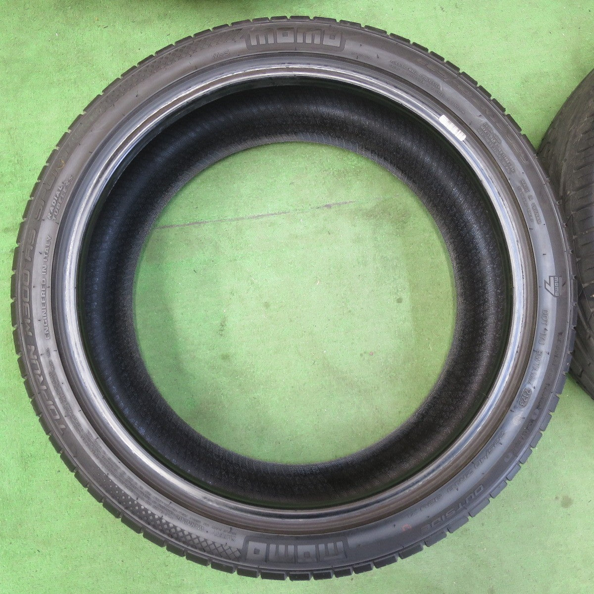 バリ溝！23年！9.5分★225/40R18 モモ TOPRUN M300 AS SPORT タイヤ 18インチ 86 BRZ プリウス カローラ インプレッサ 等★5041812イノタ