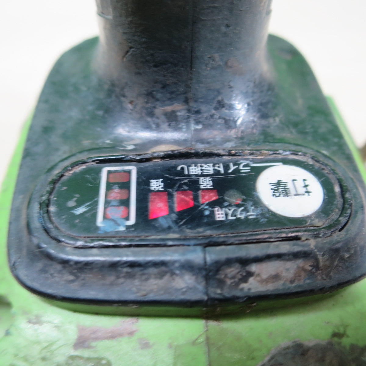 [送料無料] ☆マキタ 充電式 インパクトドライバ 型式 不明 電動 工具 makita 充電器 DC18RC TD136D TD147D☆