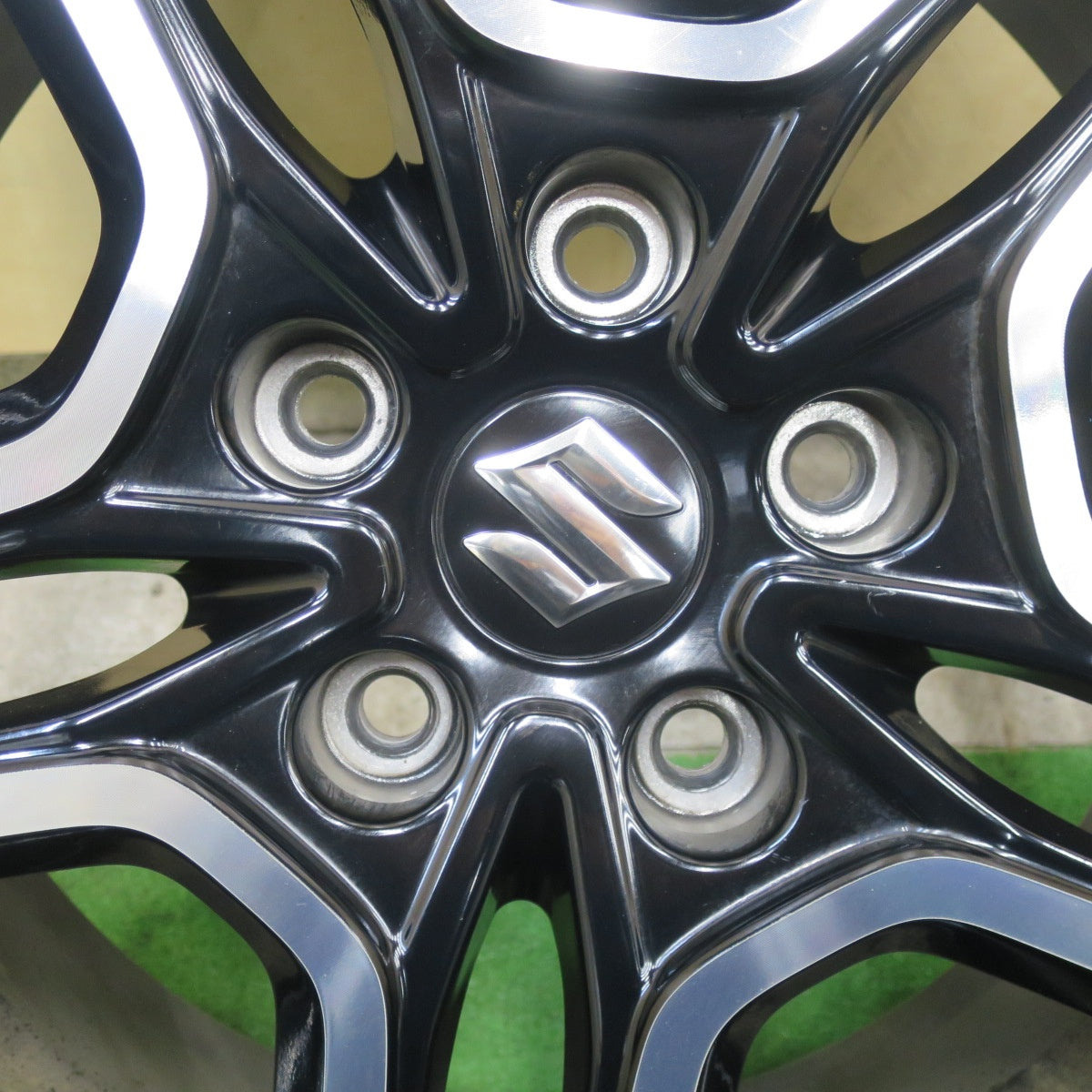 バリ溝！9.5分★スズキ ZC33S スイフト スポーツ 純正 195/45R17 スタッドレス ダンロップ ウインターマックス WM02 17インチ PCD114.3/5H★5112204TTス
