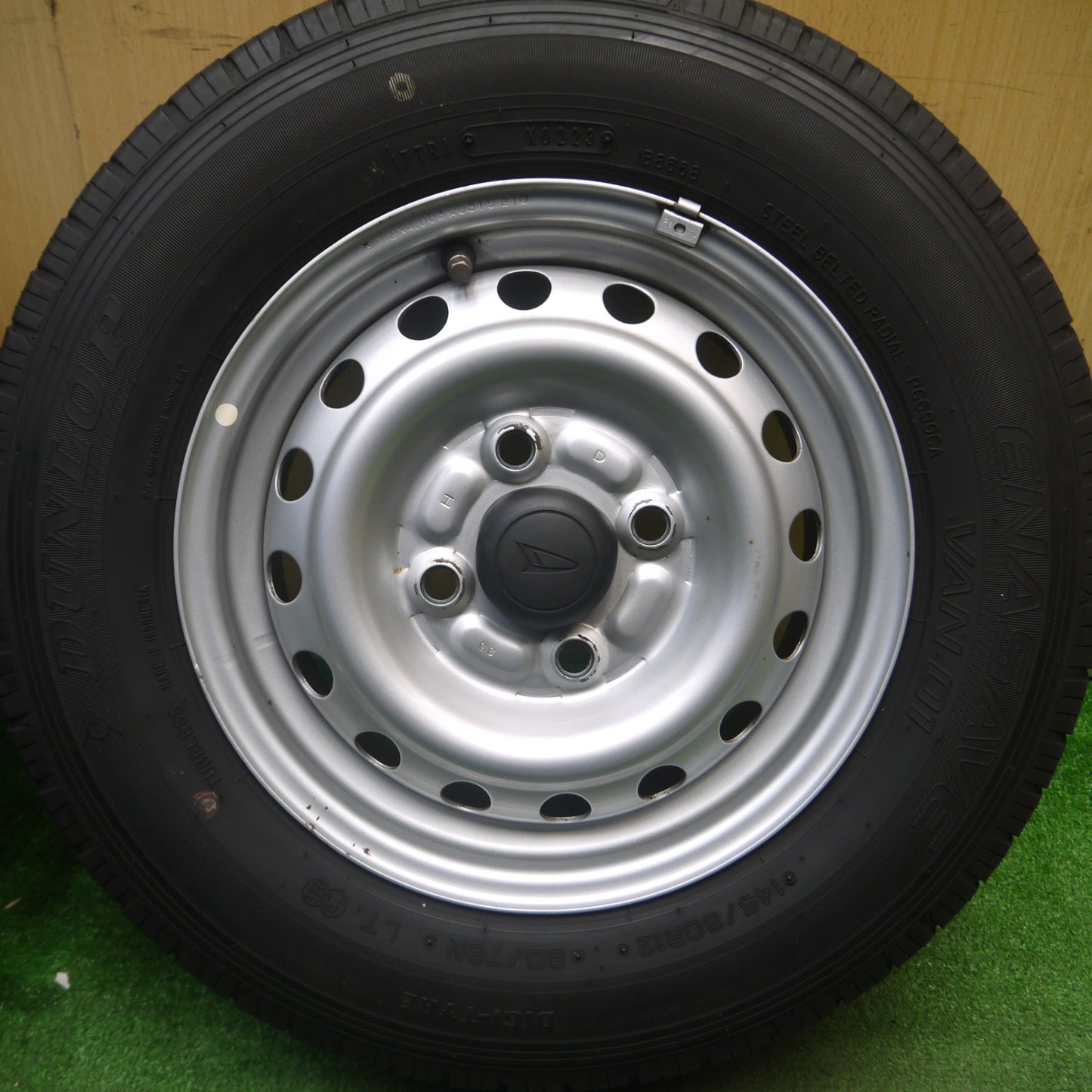 [送料無料] 4本価格！23年★ダイハツ ハイゼット アトレー 等 純正 スチール 145/80R12 80/78N ダンロップ エナセーブ VAN01 12インチ PCD100/4H★5021707Hノ