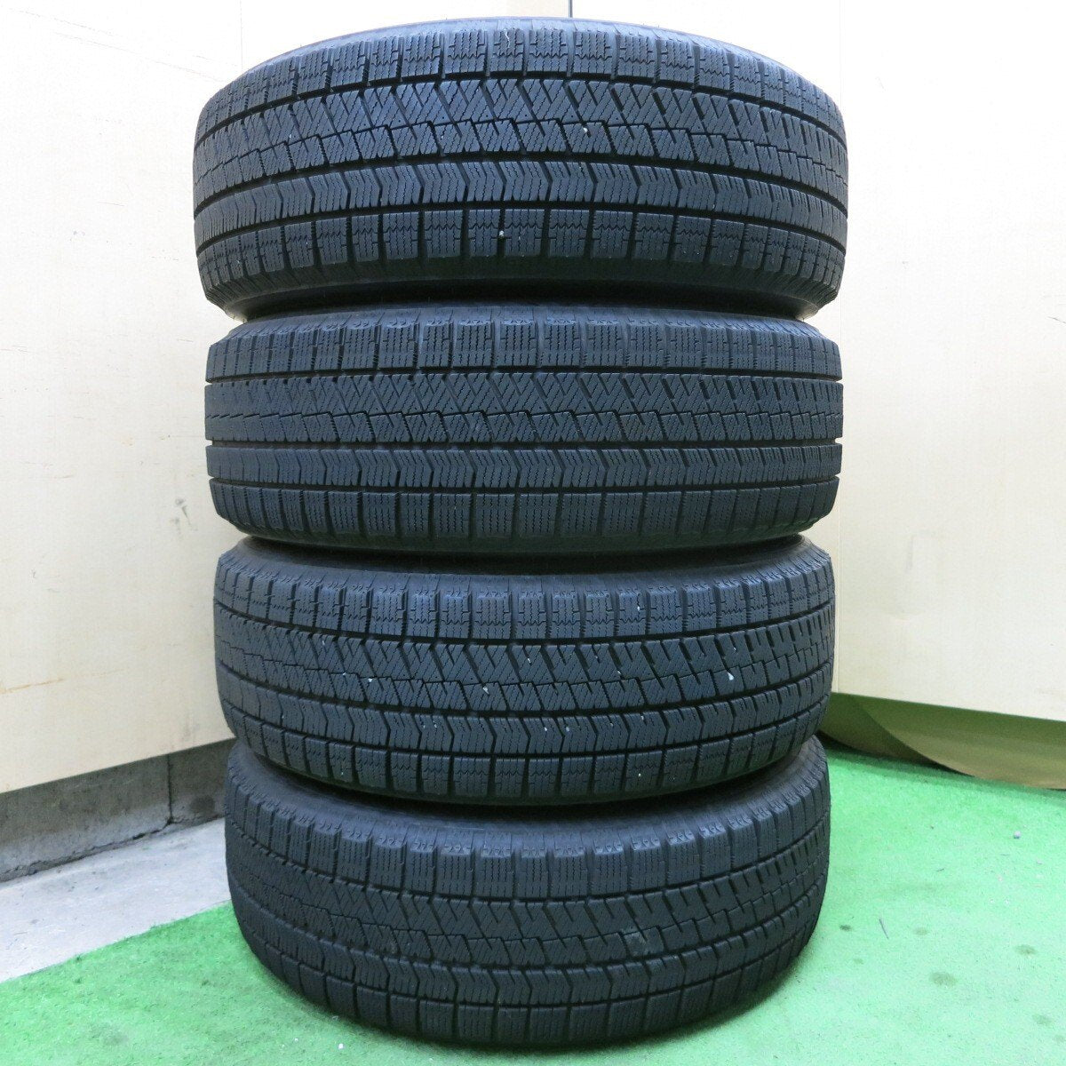 バリ溝 23年 8.5分★アウディ A1 等 185/60R15 スタッドレス ブリヂストン VRX2 TECMAG TARGA テクマグ PCD100/5H★4121803NJス
