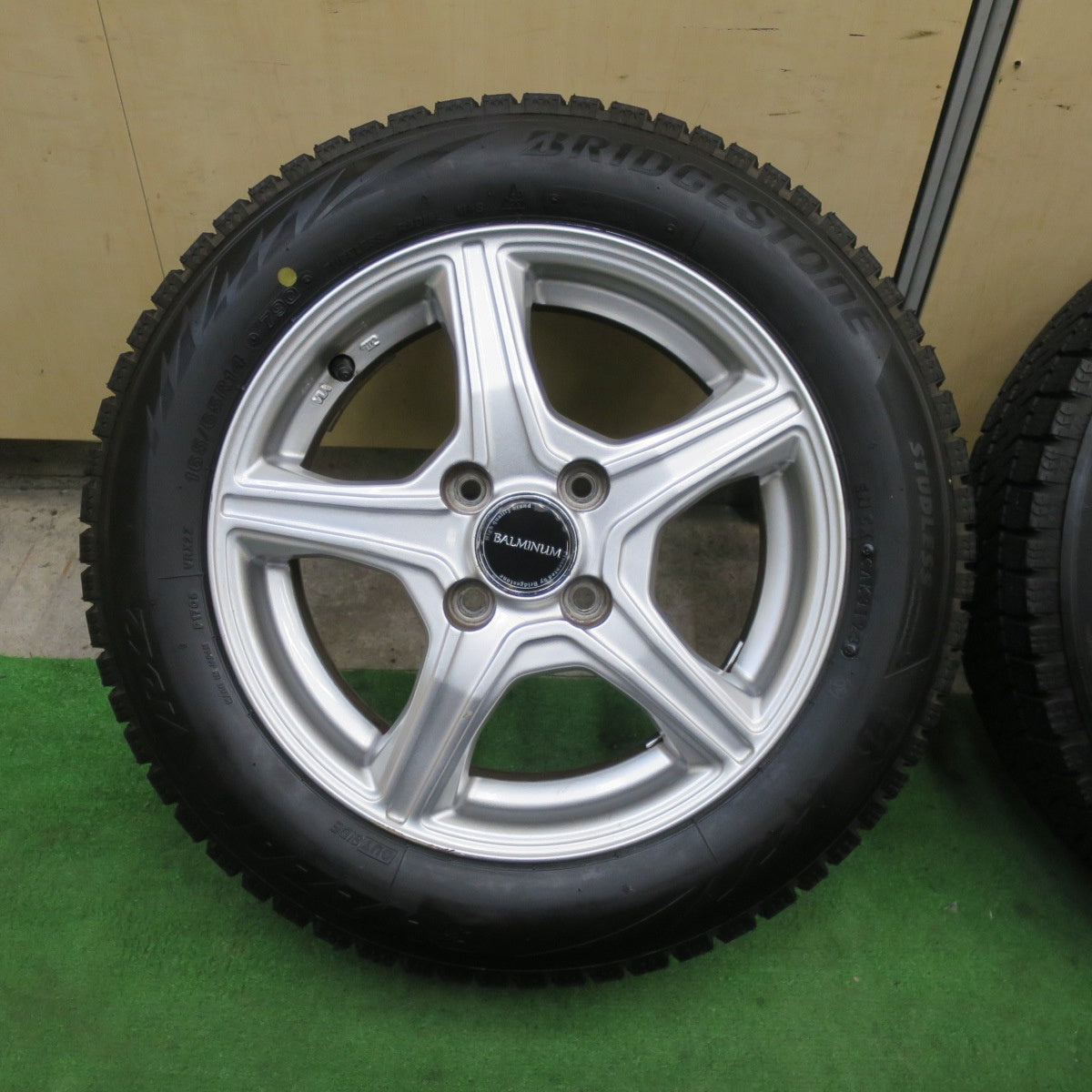 超バリ溝！24年！9.5分以上★スタッドレス 165/65R14 ブリヂストン ブリザック VRX2 BALMINUM バルミナ 14インチ PCD100/4H★5112103TTス