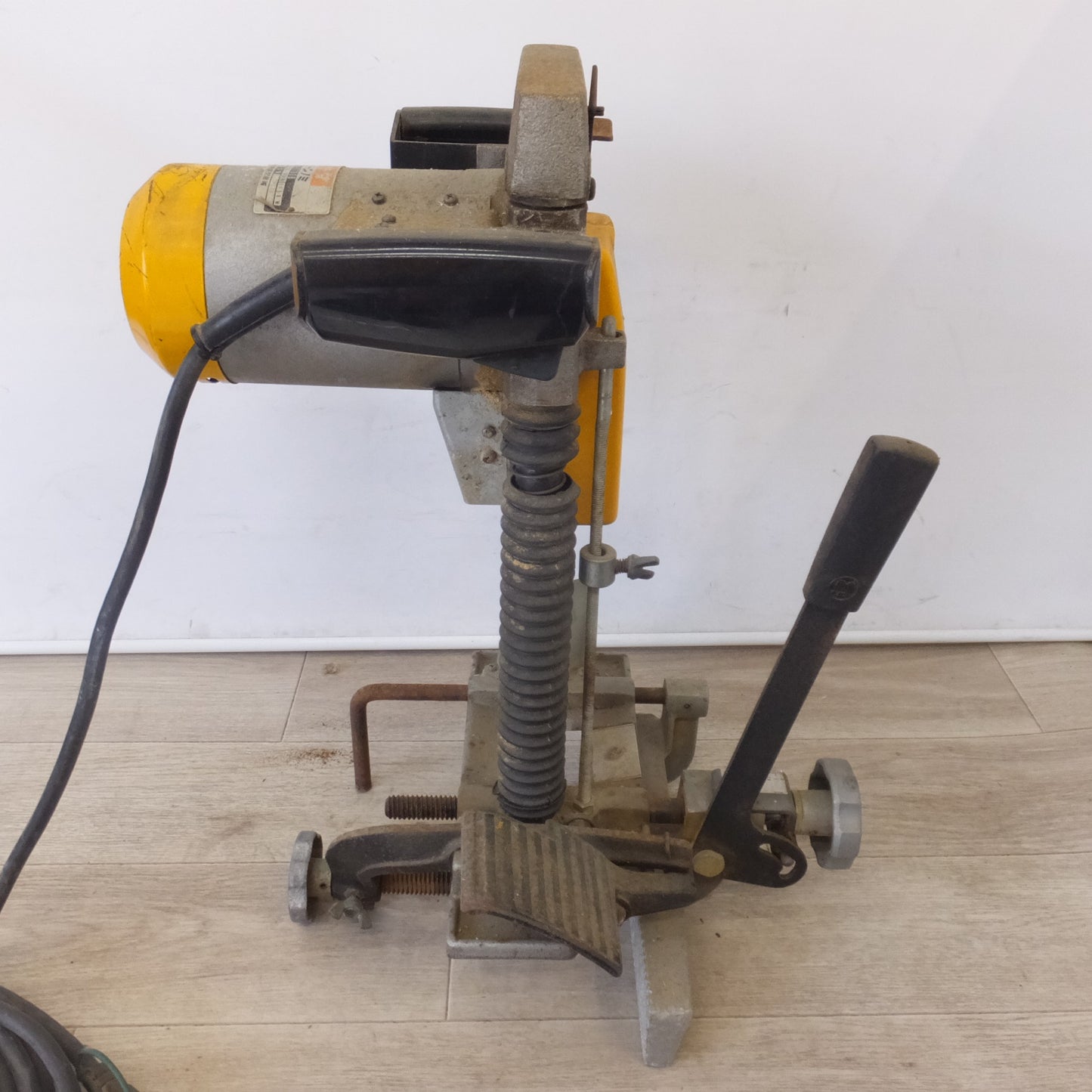 [送料無料] 岐阜発★マキタ makita チェーンのみ 7100B　100V 12A 50-60Hz 1150W 3200/min.★