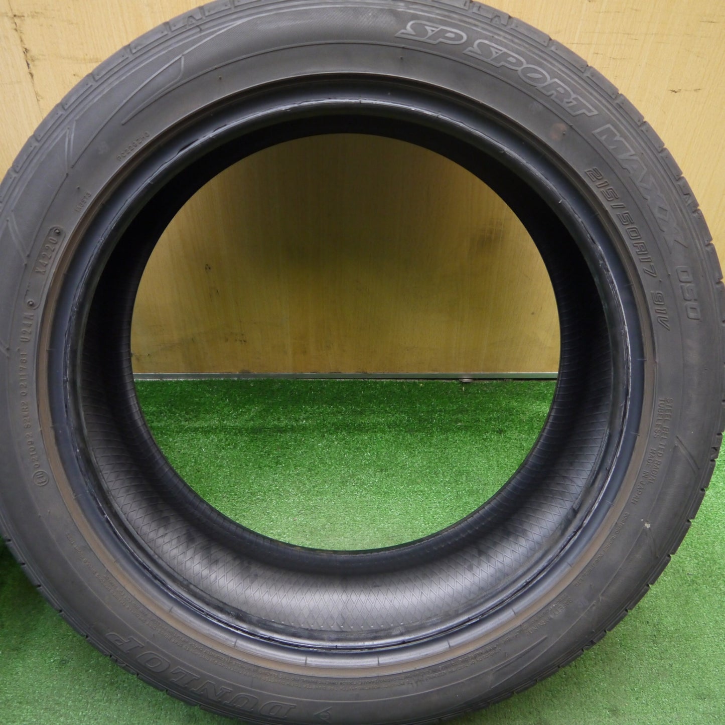 バリ溝！8.5分！2本★215/50R17 ダンロップ SPスポーツマックス 050 タイヤ 17インチ レヴォーグ プリウスα ウィッシュ 等★5060913Hノタ