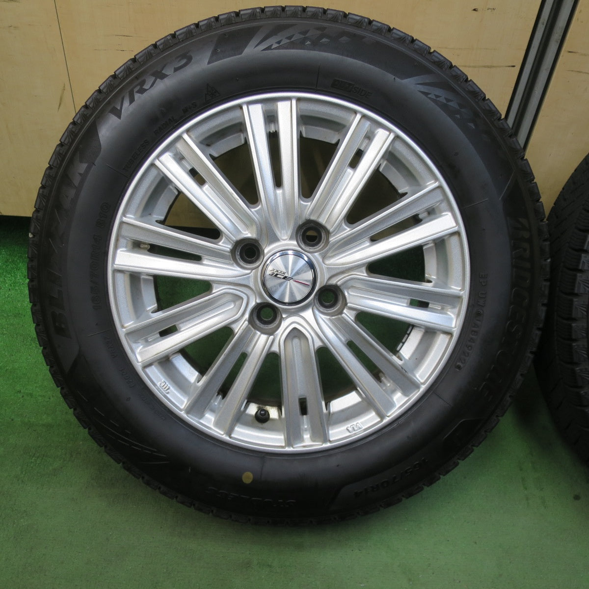 バリ溝！22年！9分★スタッドレス 165/70R14 ブリヂストン ブリザック VRX3 JOKER ICE ジョーカー アイス 14インチ PCD100/4H★5111404TTス
