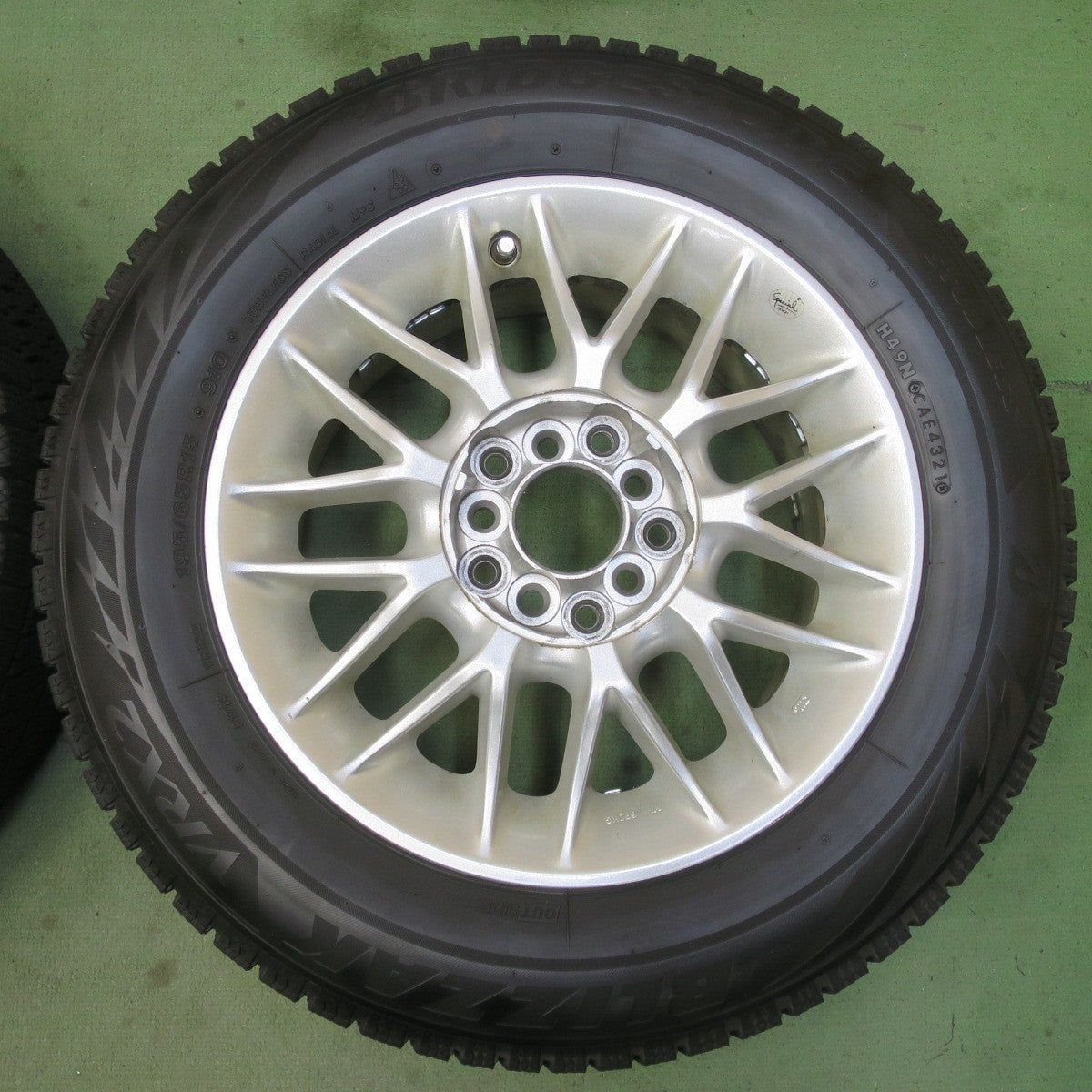 バリ溝！9分◎スタッドレス 195/65R15 ブリヂストン ブリザック VRX2 社外 アルミ 15インチ PCD100 114.3/5H マルチ◎6092502イス