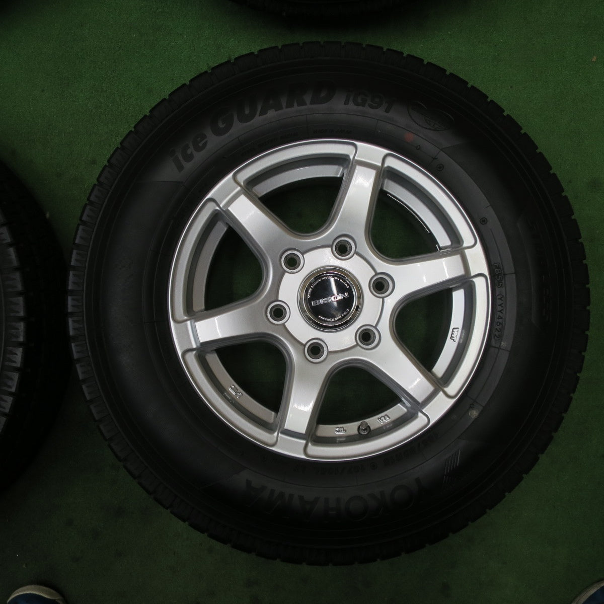バリ溝！22年！キレイ！9.5分★スタッドレス 195/80R15 107/105L ヨコハマ アイスガード iG91 BISON バイソン 15インチ PCD139.7/6H★5062803TTス