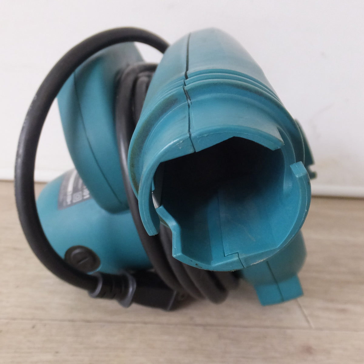 ★マキタ makita ブロワ UB1101 屋内用　100V～ 6.3A 50-60Hz 600W★