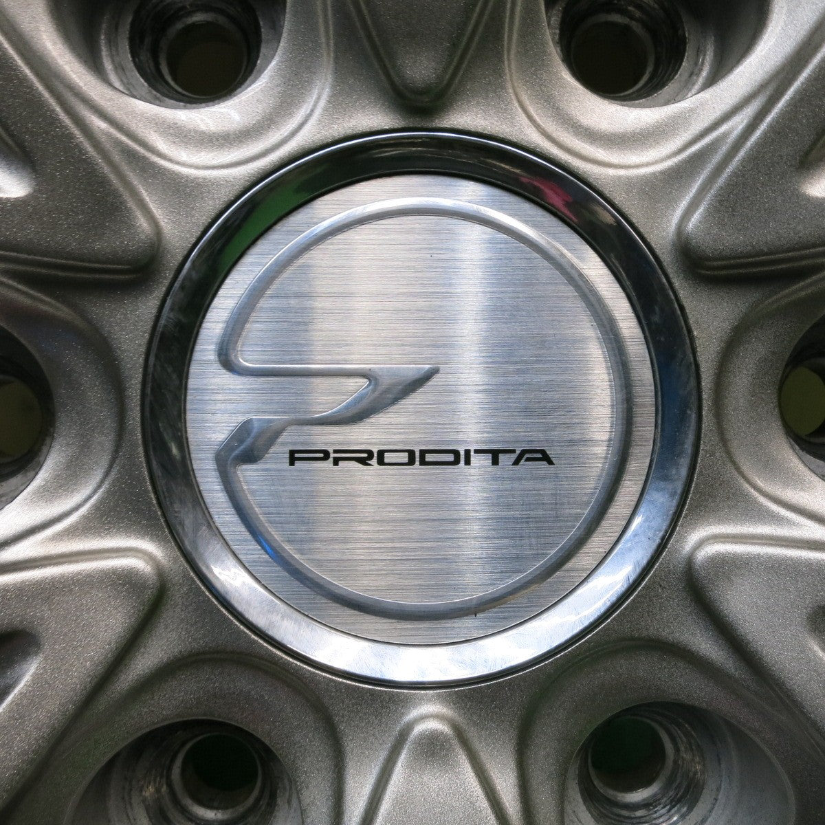 バリ溝！21年！キレイ！9分★スタッドレス 195/80R15 107/105L ブリヂストン ブリザック VL1 PRODITA HC プロディータ 15インチ PCD139.7/6H★5103007HAス