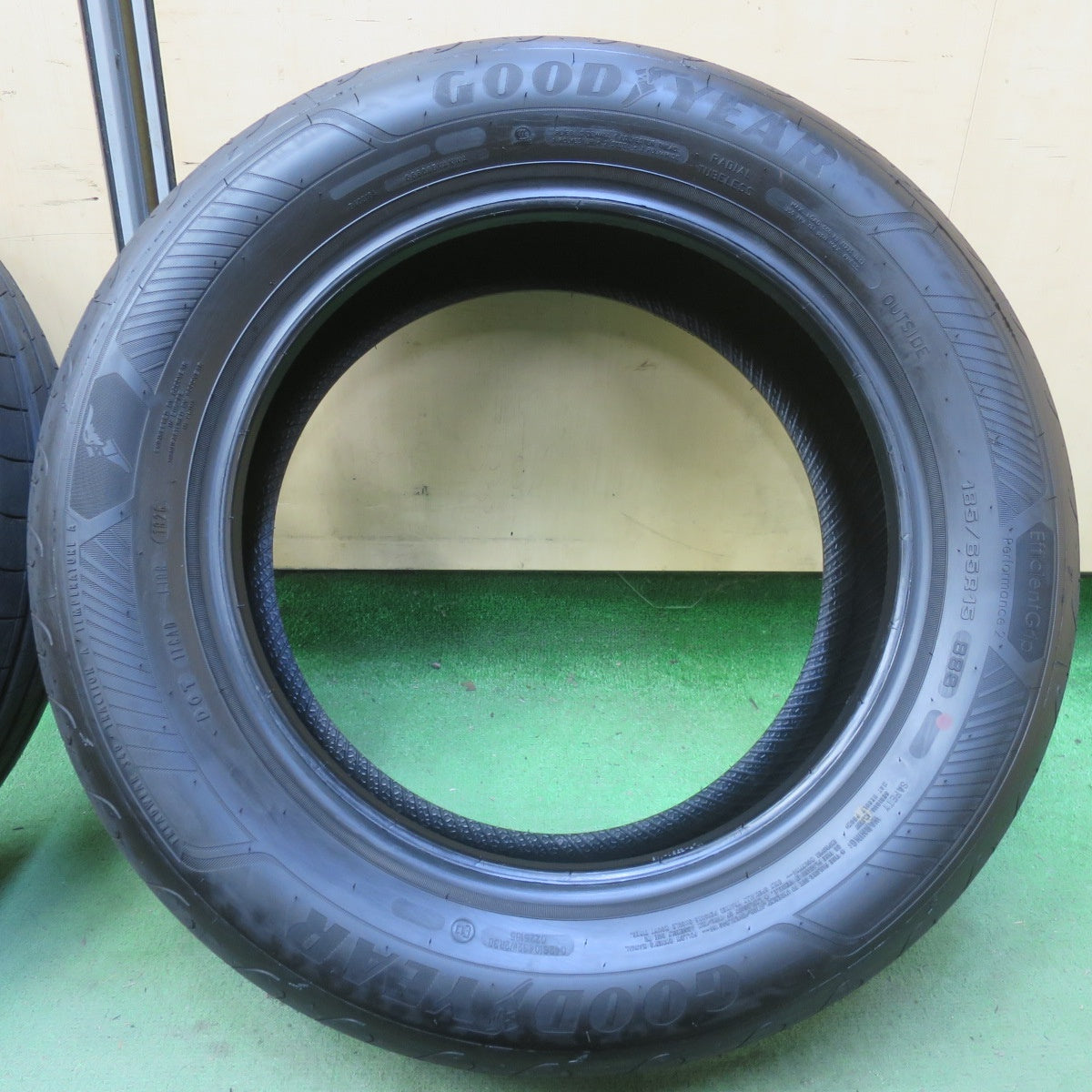 新車外し！26年◎185/65R15 グッドイヤー EfficientGrip Performance2 エフィシエントグリップ パフォーマンス2 タイヤ 15インチ アクア フリード デミオ 等◎6092514イノタ