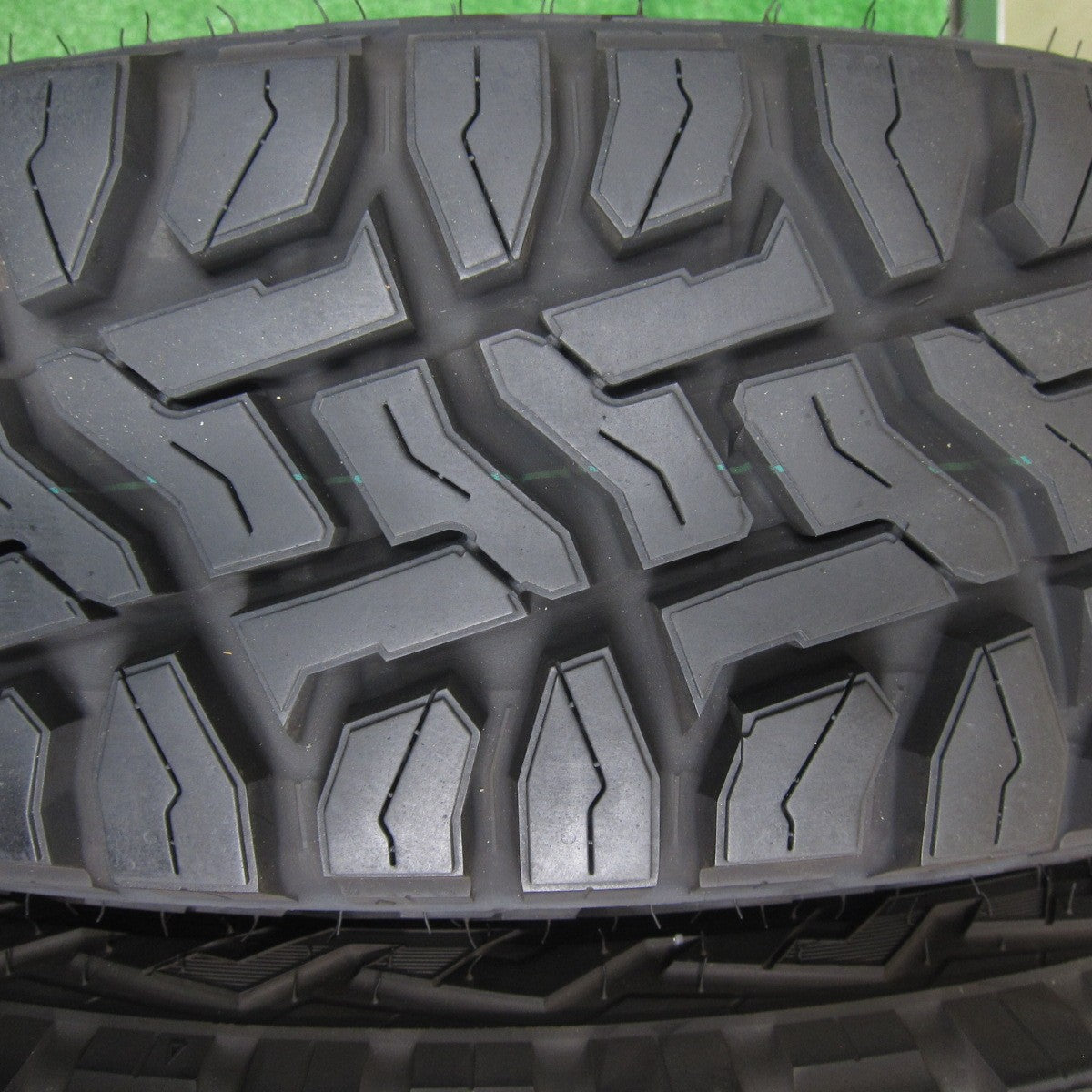 [送料無料] バリ溝！23年！キレイ！9.5分★RAYS DAYTONA FDX-J 185/85R16 トーヨー オープンカントリー R/T ホワイトレター レイズ デイトナ 16インチ PCD139.7/5H★4111803TNノ