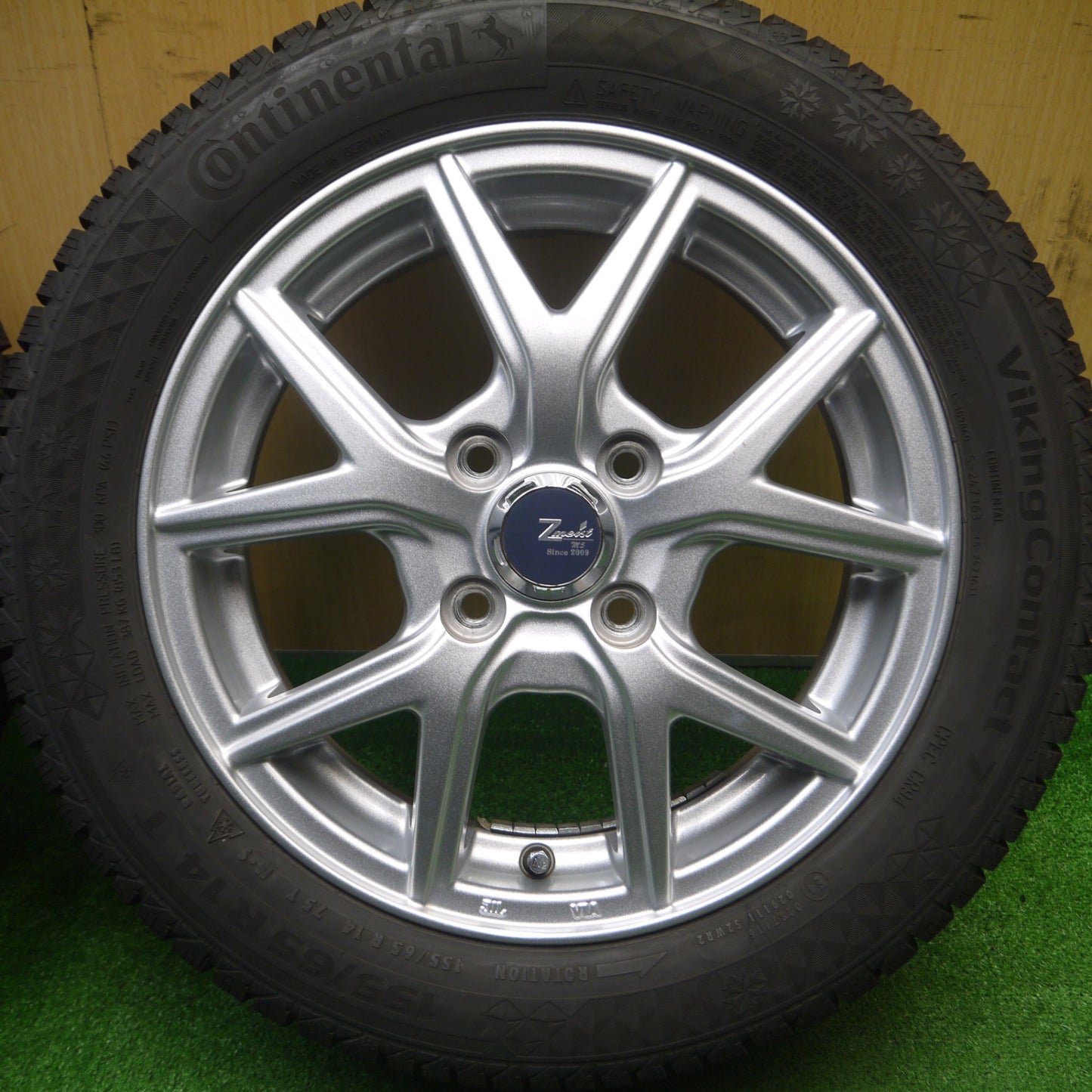 [送料無料] バリ溝！キレイ！9.5分以上★スタッドレス 155/65R14 コンチネンタル バイキングコンタクト7 Zmeist M5 14インチ PCD100/4H★4110501Hス