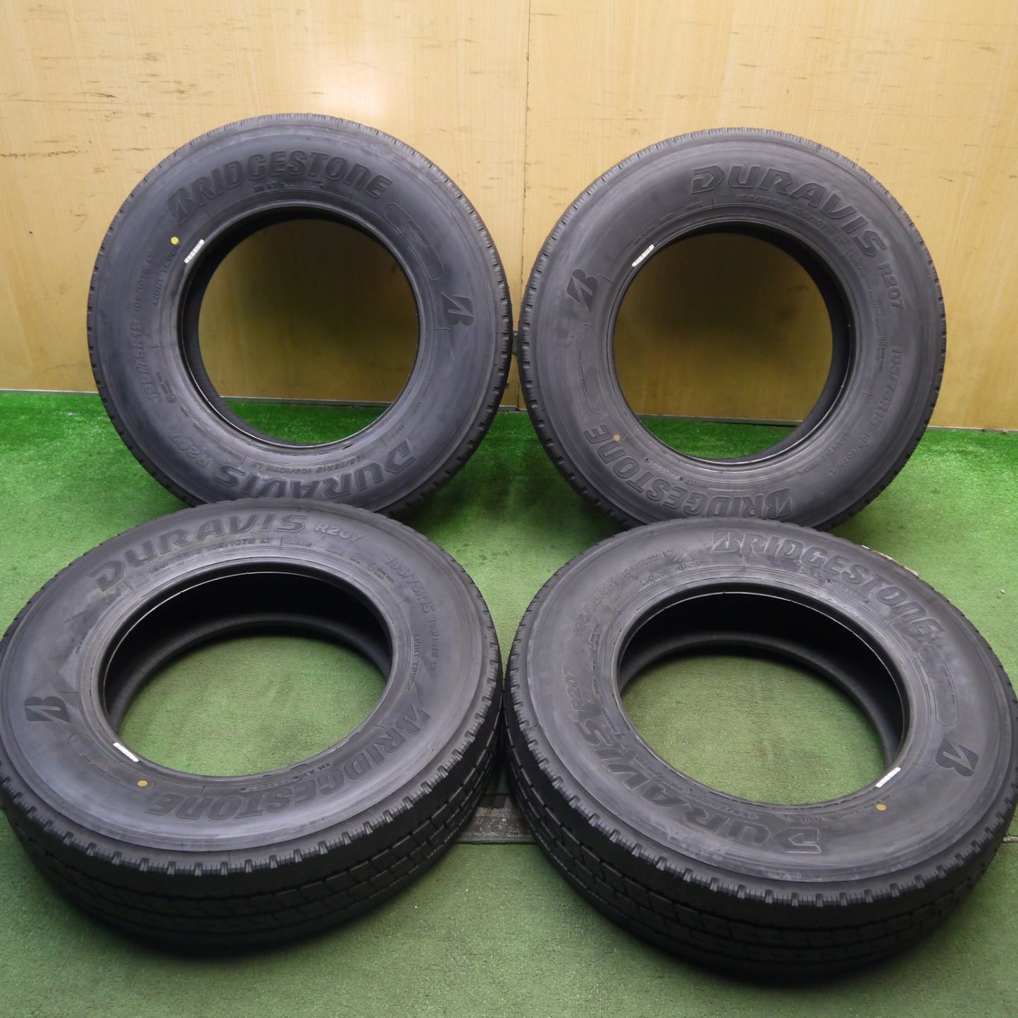 未使用！25年★トラック タイヤ 195/75R15 109/107N ブリヂストン デュラビス R207 DURAVIS 15インチ★5080106Hノタ