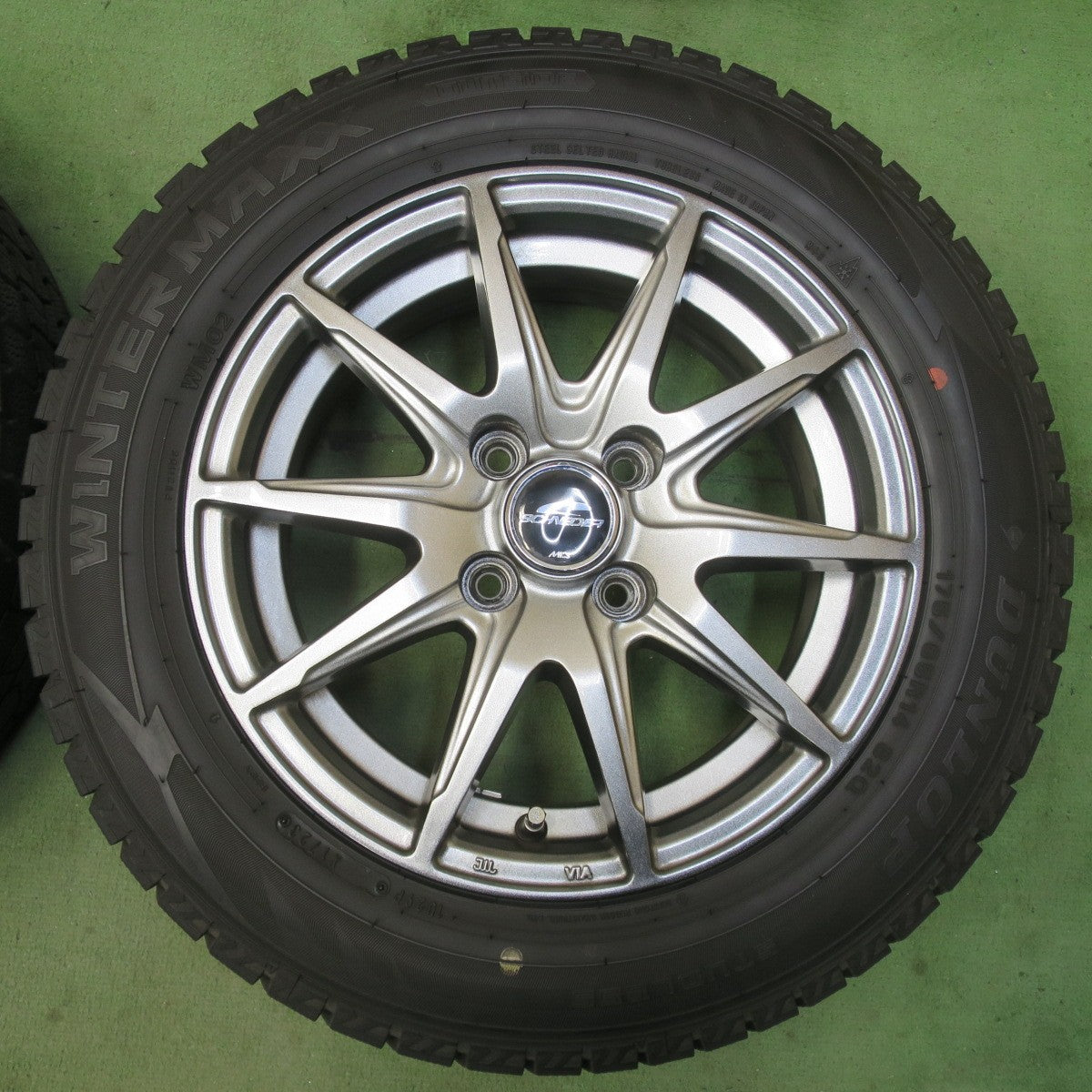 バリ溝！23年！キレイ！9.5分★スタッドレス 175/65R14 ダンロップ ウインターマックス WM02 SCHNEIDER MiD シュナイダー 14インチ PCD100/4H★6033012イス