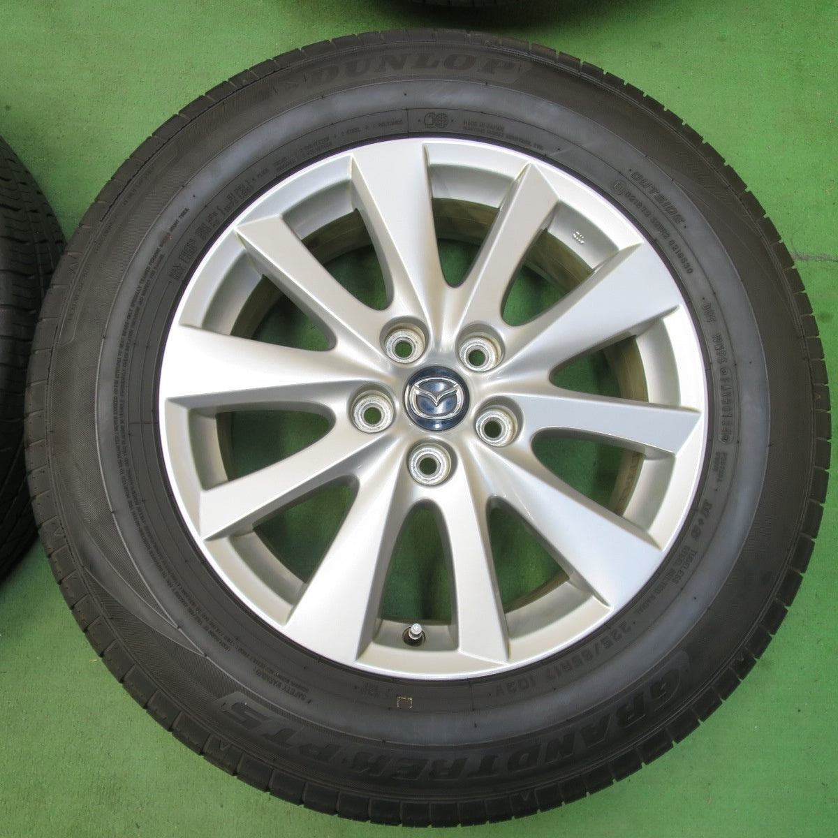 [送料無料] タイヤほぼ未使用！24年！キレイ★マツダ CX-5 純正 225/65R17 ダンロップ グラントレック PT5 17インチ CX5 PCD114.3/5H★5031802イノ