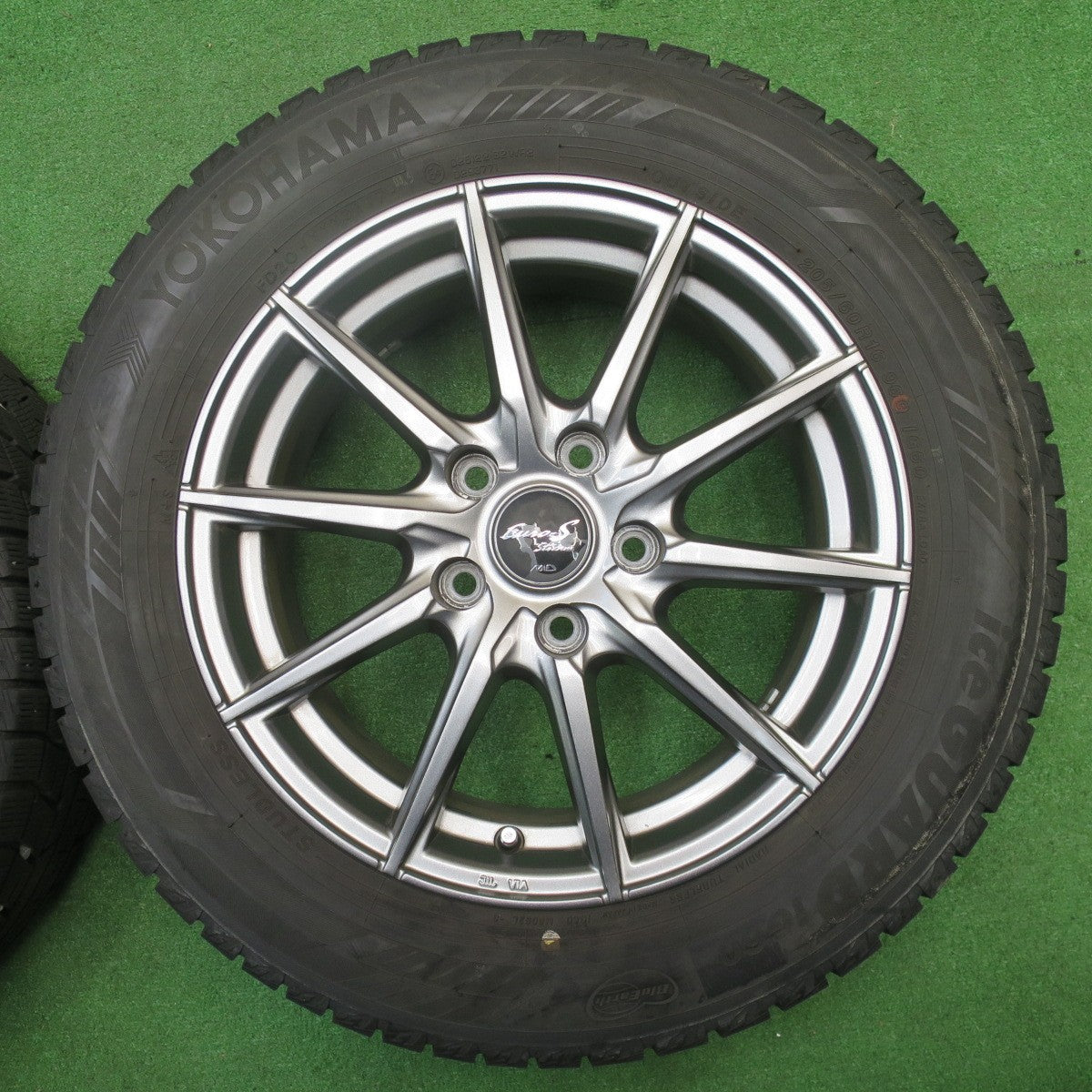 バリ溝！キレイ！9.5分★スタッドレス 205/60R16 ヨコハマ アイスガード iG60 Euro-S Stream MiD 16インチ PCD114.3/5H★5112701NJス