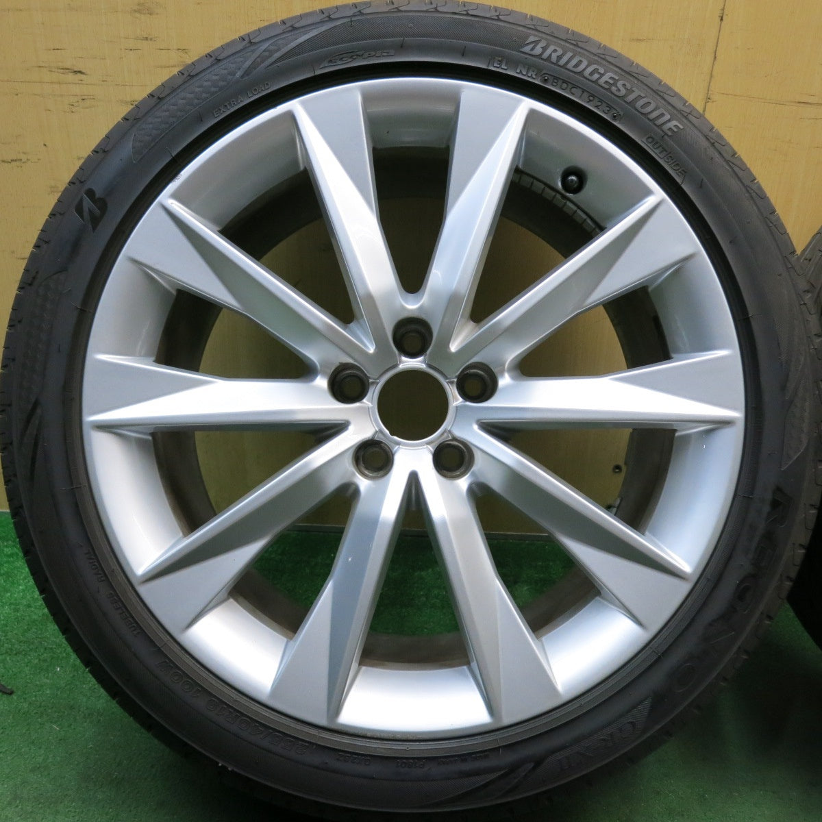 バリ溝！23年！9.5分★アウディ A7 純正 255/40R19 ブリヂストン レグノ GR-X2 19インチ PCD112/5H★5100402HAノ