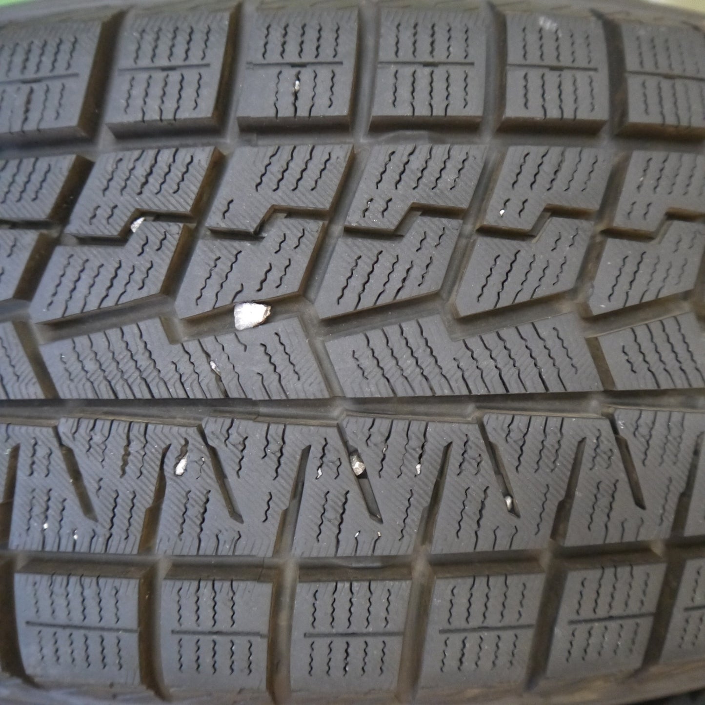 バリ溝！25年！9.5分◎スタッドレス 185/60R15 ヨコハマ アイスガード iG70 タイヤ 15インチ ヤリス ヴィッツ フィット シエンタ 等◎6072103Hスタ