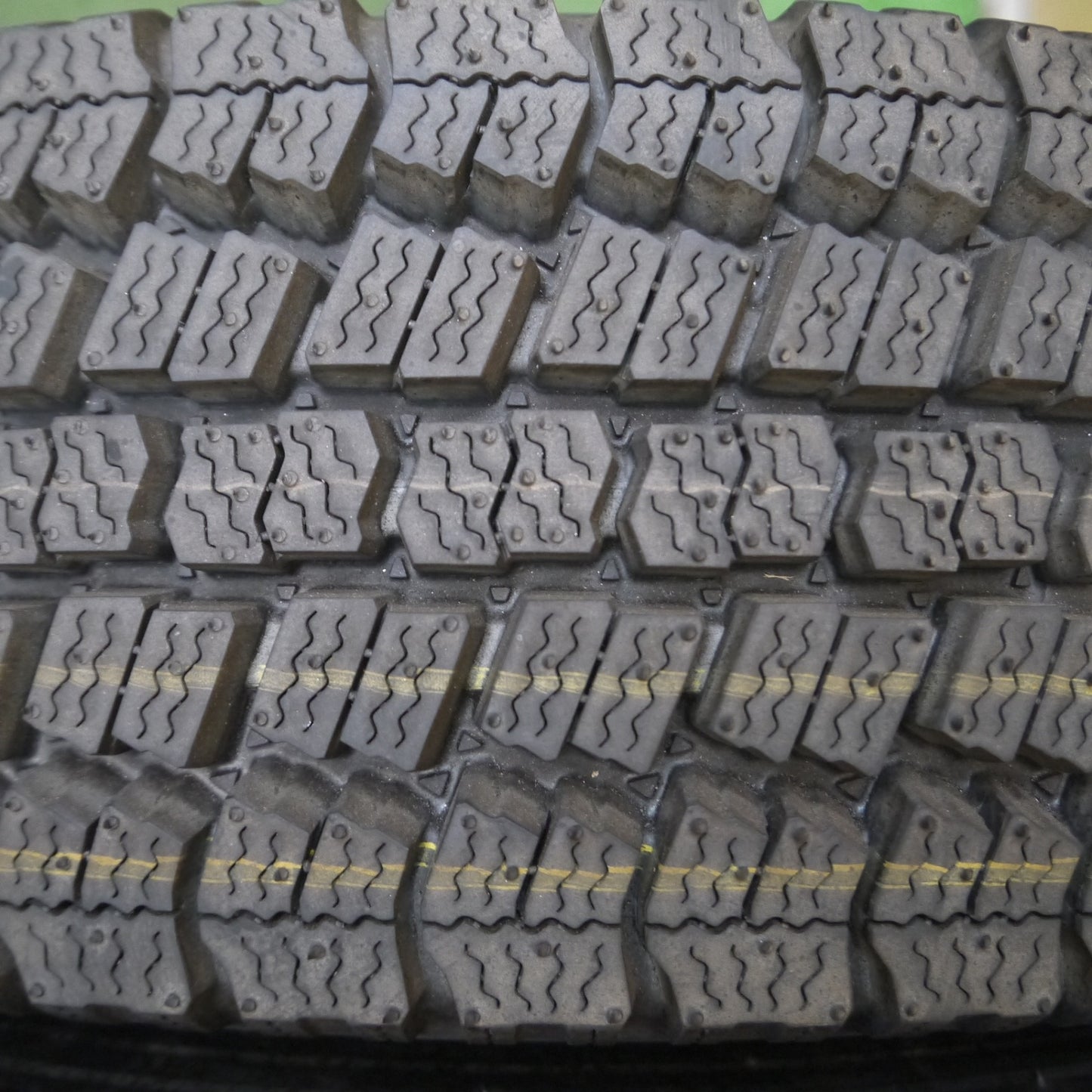 *送料無料* 未使用！20年★トラック タイヤ 195/75R15 109/107N スタッドレス トーヨー デルベックス M934 スチール ホイール 116.5-8 PCD203.2/5H★4073109Hス