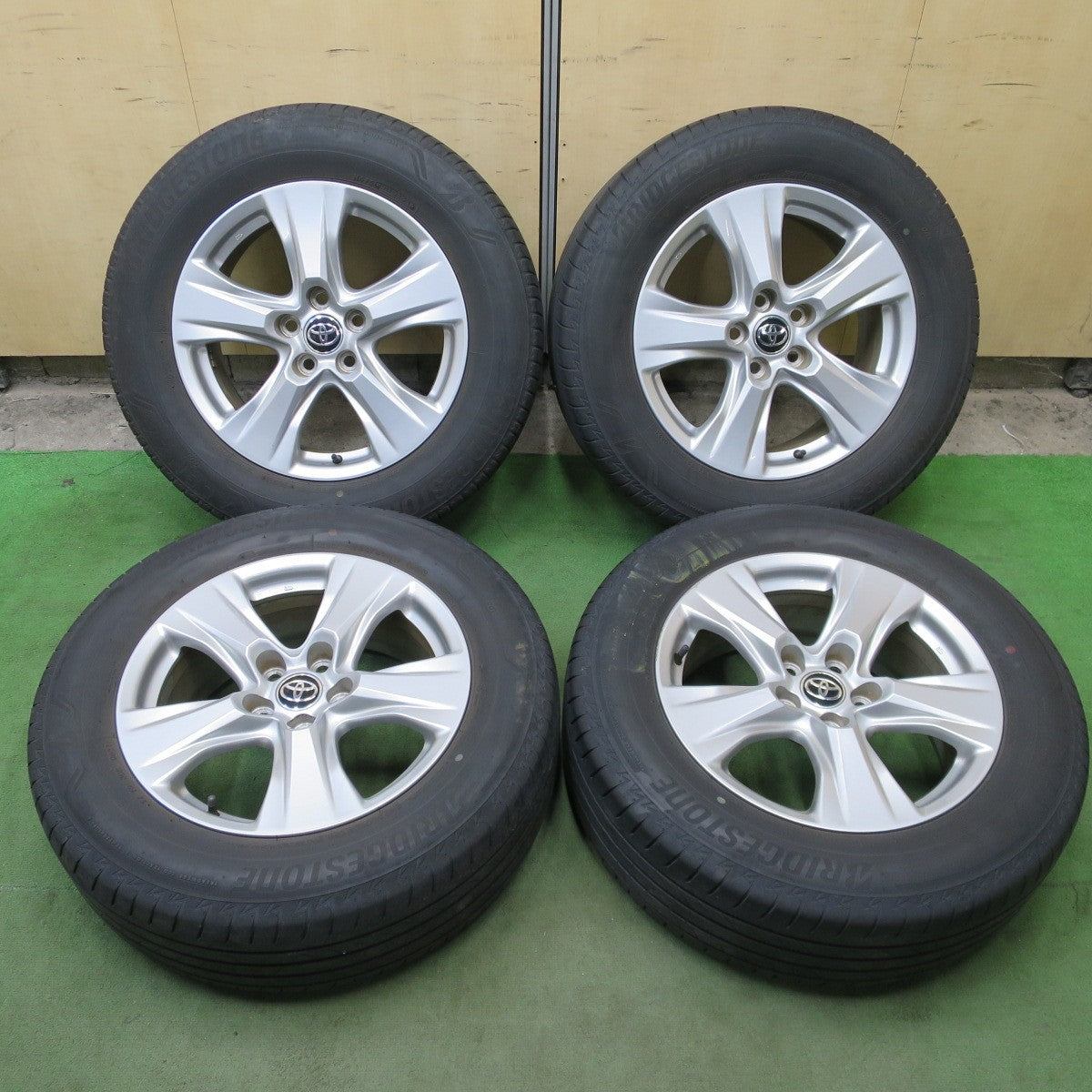 4本価格◎トヨタ 80系 ハリアー 純正 225/65R17 ブリヂストン アレンザ 001 17インチ PCD114.3/5H◎6100601NGノ