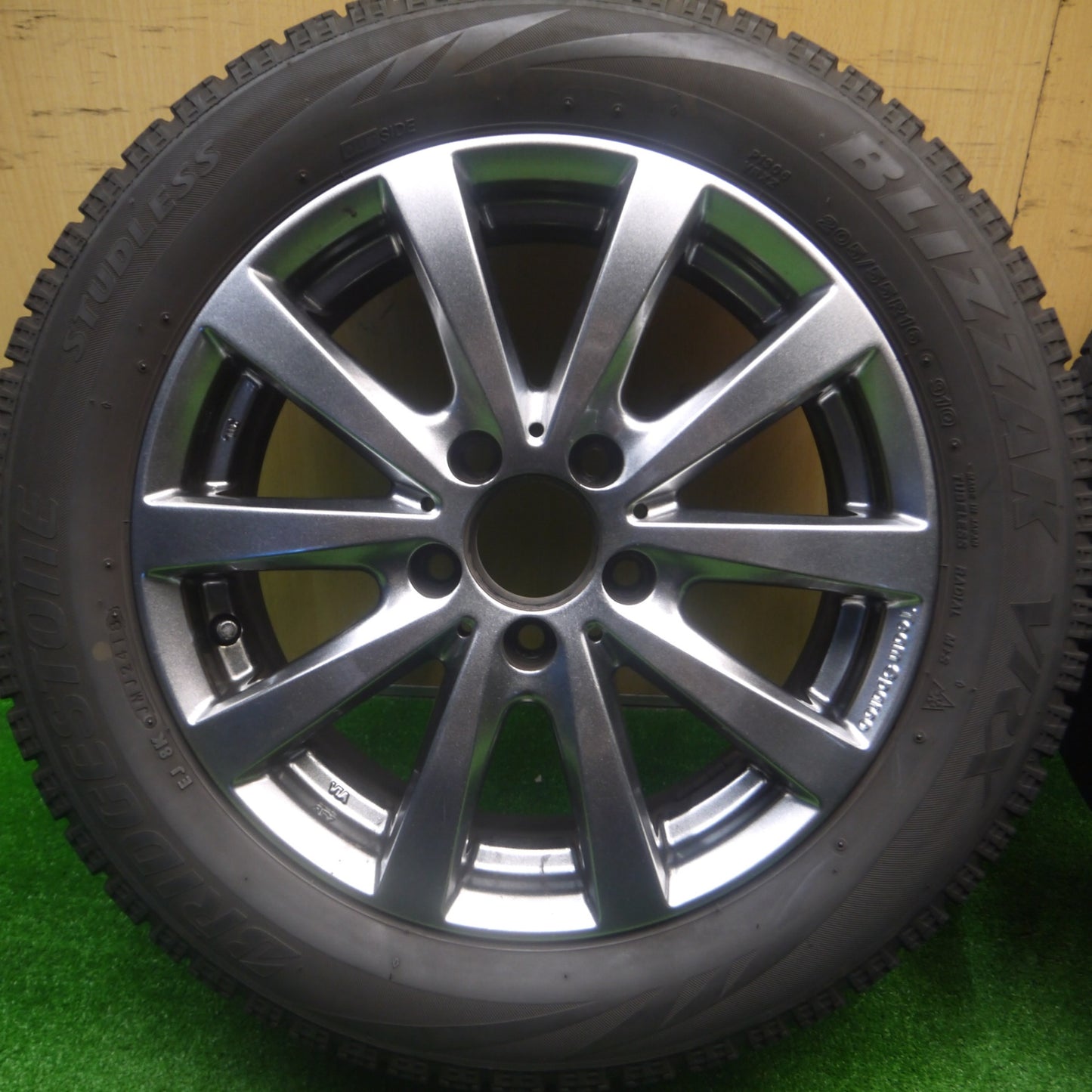 [送料無料] キレイ★ワーゲン等 Team Sparco 205/55R16 スタッドレス ブリヂストン ブリザック VRX チームスパルコ 16インチ PCD112/5H★4092505Hス