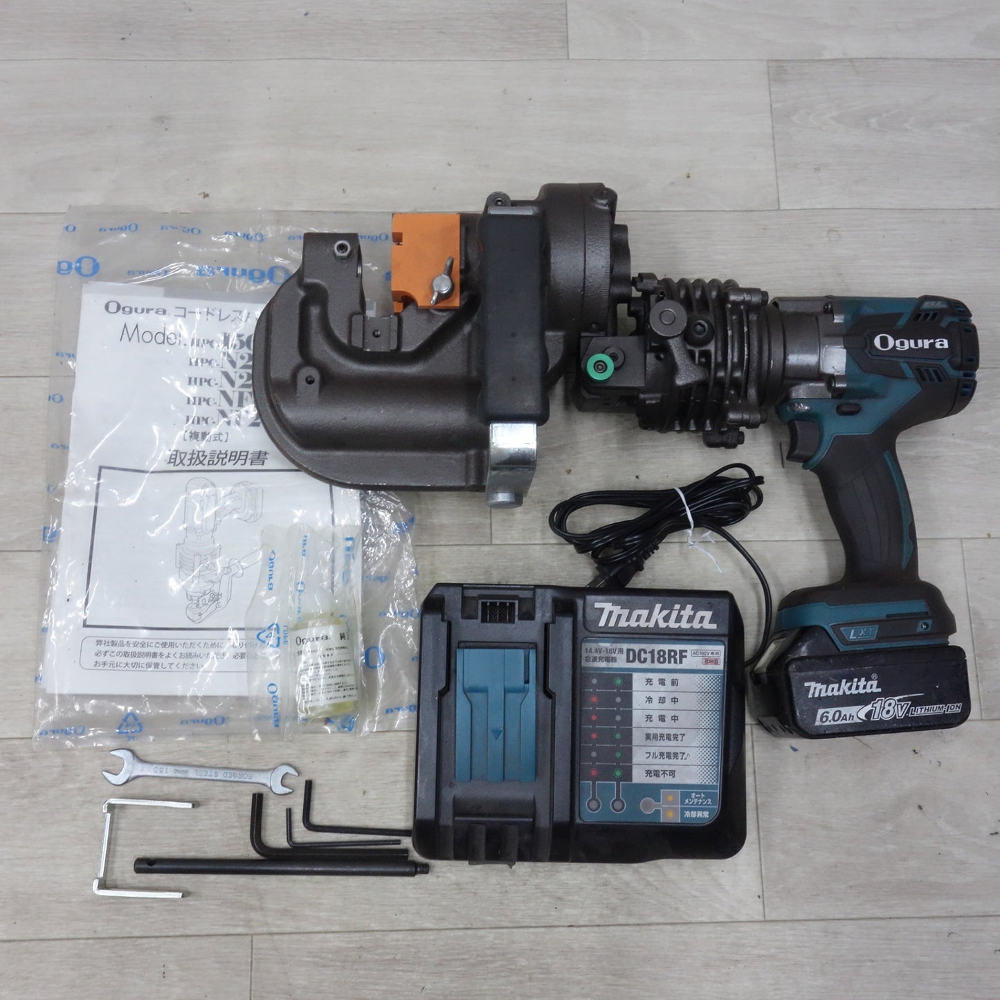 [送料無料] 美品◆オグラ コードレス パンチャー 18V HPC-NF209WBL マキタ 充電器 DC18RF バッテリー BL1860B ケース付き 電動 工具◆