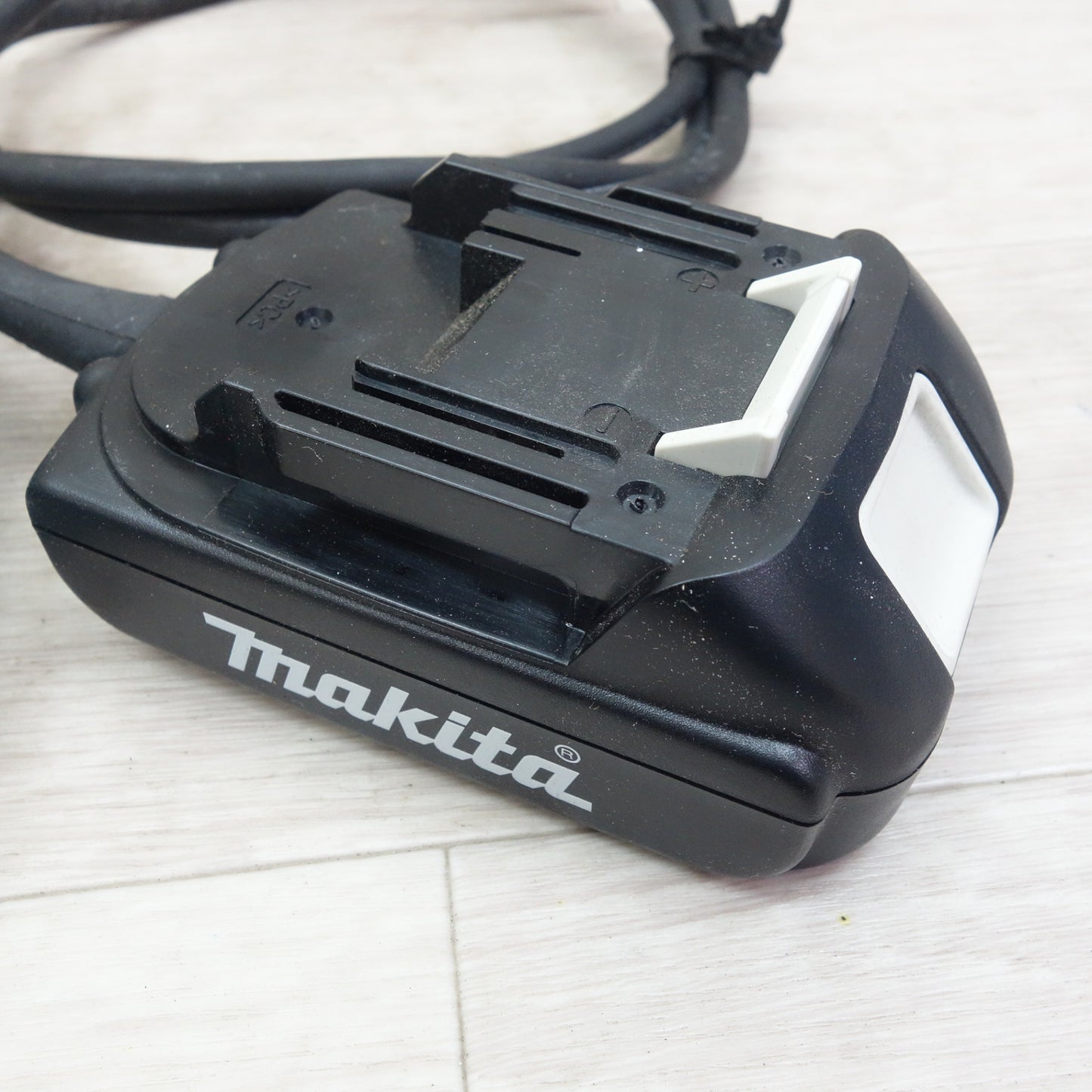 [送料無料] ☆マキタ バッテリ アダプタ 18V BAP18 上向き作業 箱付き 電動 工具☆