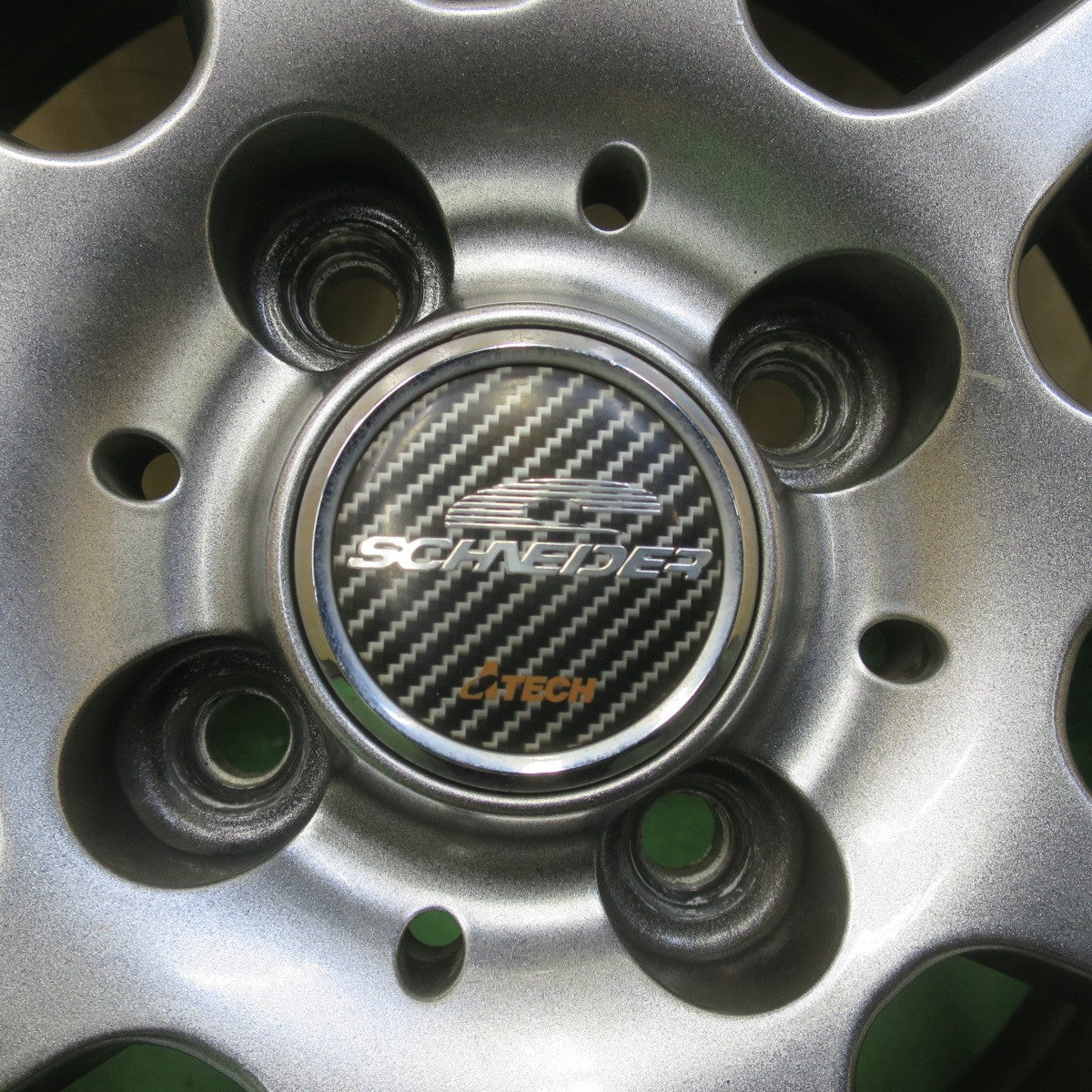バリ溝！23年！キレイ！8.5分◎スタッドレス 175/65R15 トーヨー オブザーブ GIZ2 SCHNEIDER ATECH シュナイダー 15インチ PCD100/4H◎6092910イス