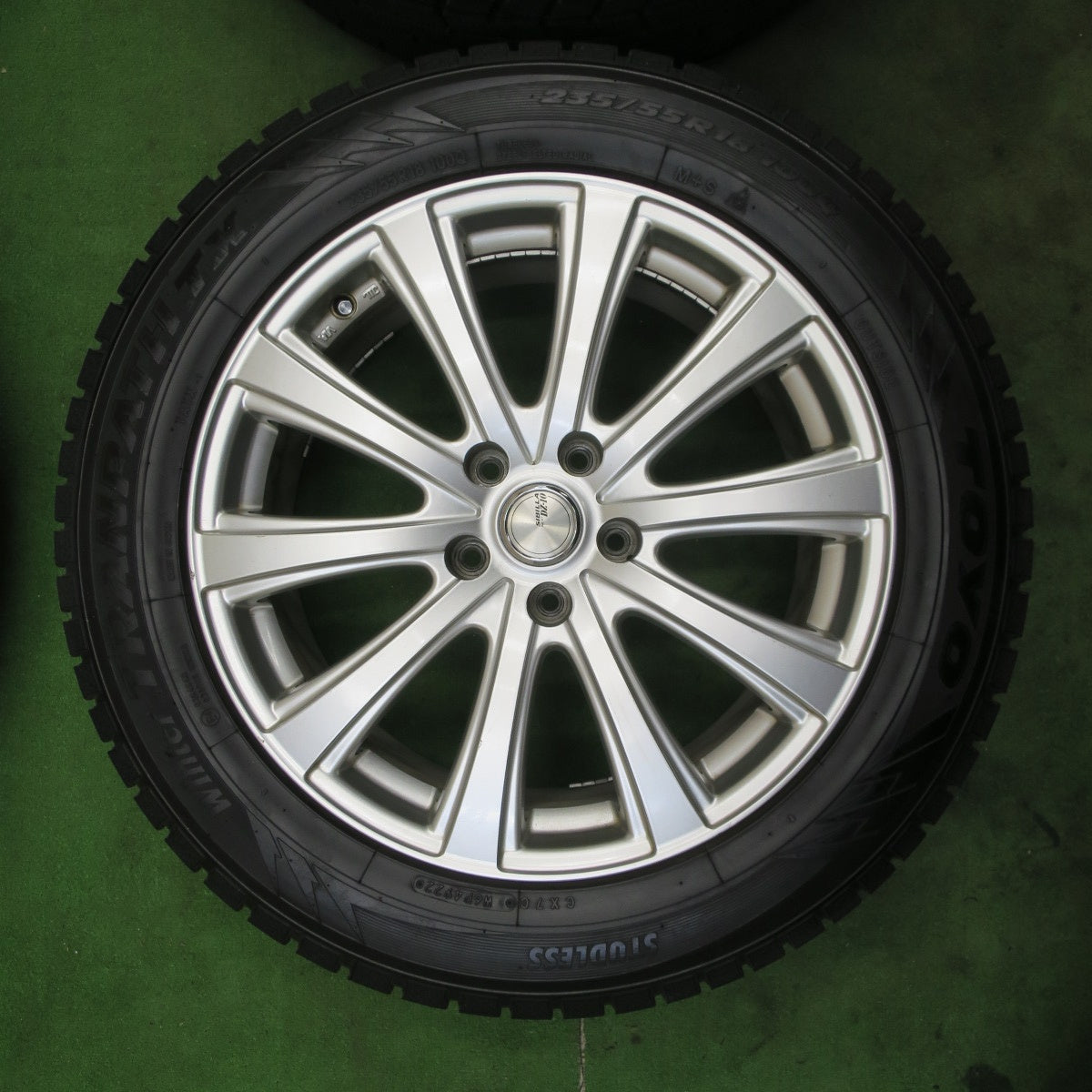 超バリ溝！22年！キレイ！9.5分以上★スタッドレス 235/55R18 トーヨー ウインター トランパス TX SIBILLA NEXT DZ-10 シビラ 18インチ PCD114.3/5H★5112104TTス