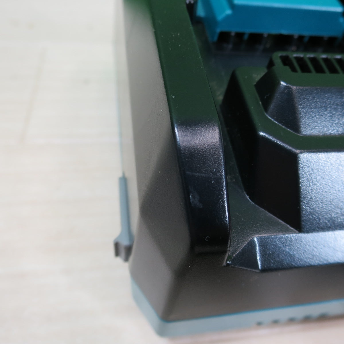 [送料無料] 未使用☆マキタ 急速 充電器 DC40RA 電動 工具 40V(max) バッテリー用 純正品 makita☆