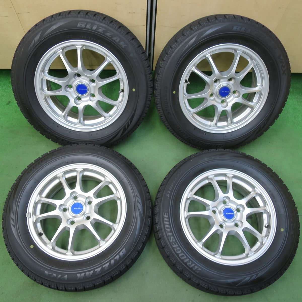 4本価格★スタッドレス 195/65R15 ブリヂストン ブリザック VRX ECO FORME エコフォルム 15インチ PCD114.3/5H★5100603イス